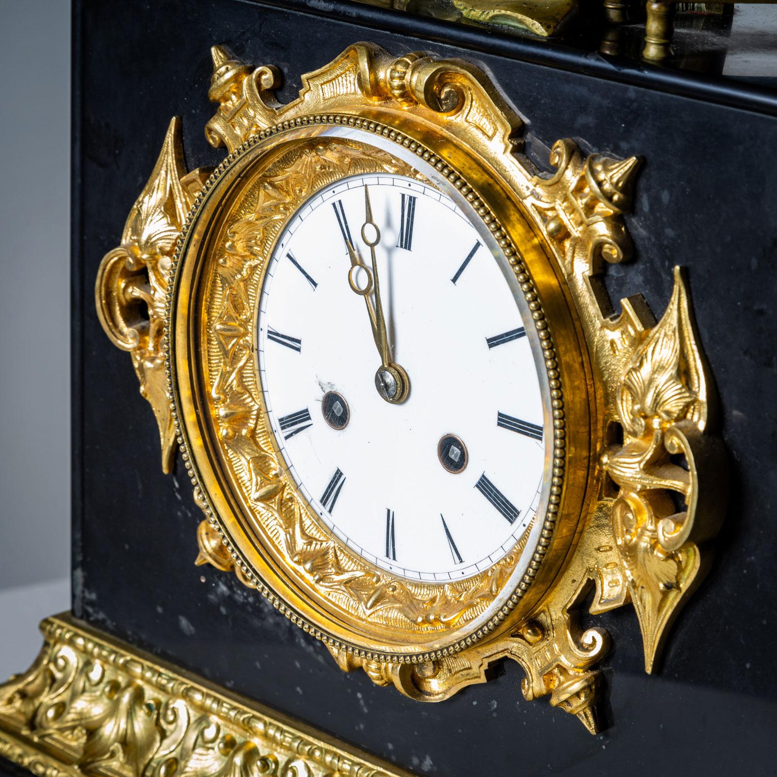 Black Mantel clock with Benjamin Franklin in Bronze, 2nd Half 19th Century For Sale 1
