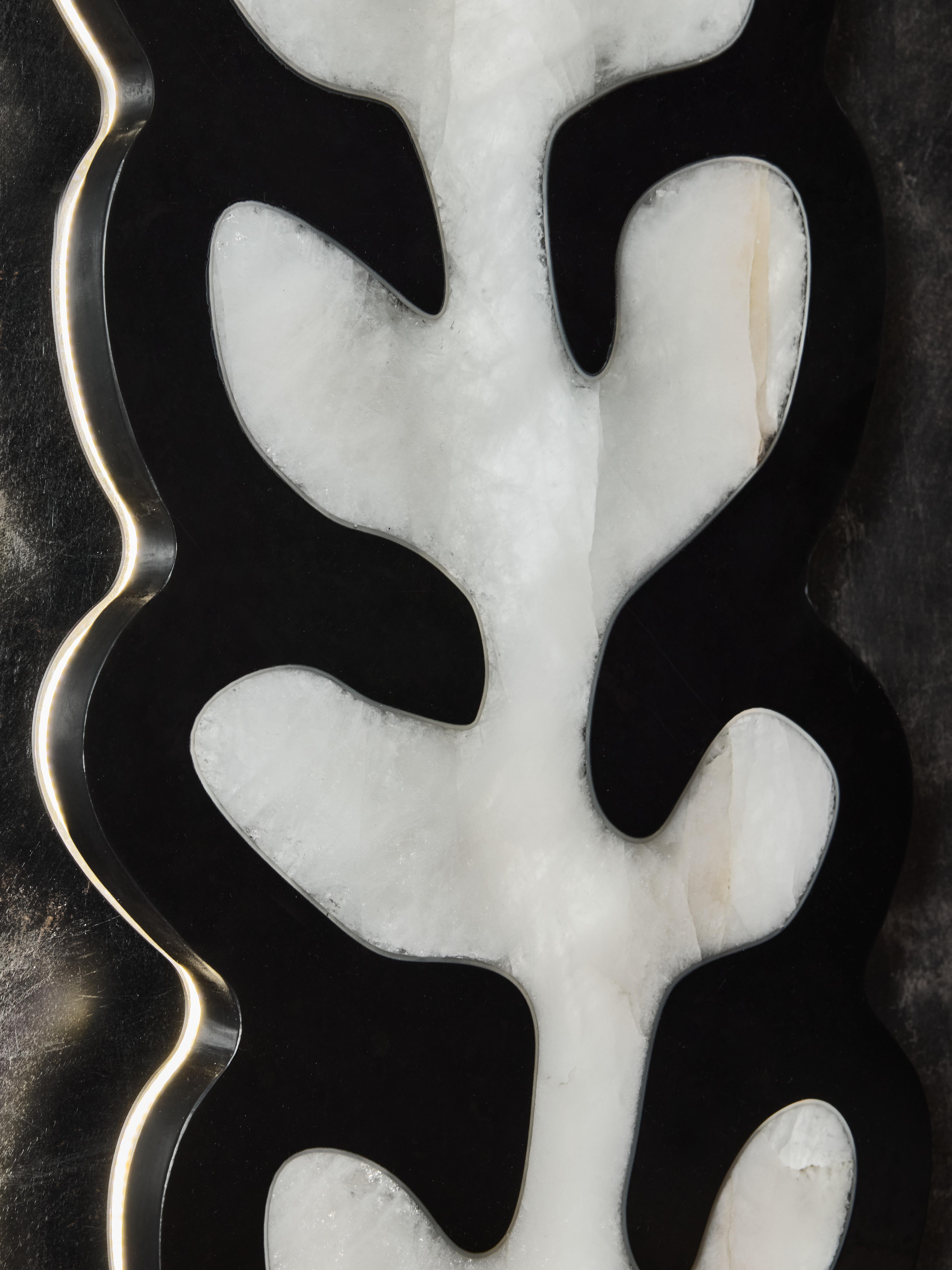 Black Marble and Rock Crystal Tall Leaves Wall Sconces In New Condition For Sale In Saint-Ouen, IDF