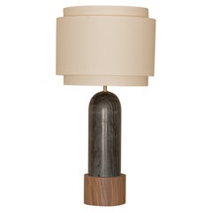 Lampada da tavolo Pura Kelo doppia con base in marmo nero e noce di Simone & Marcel