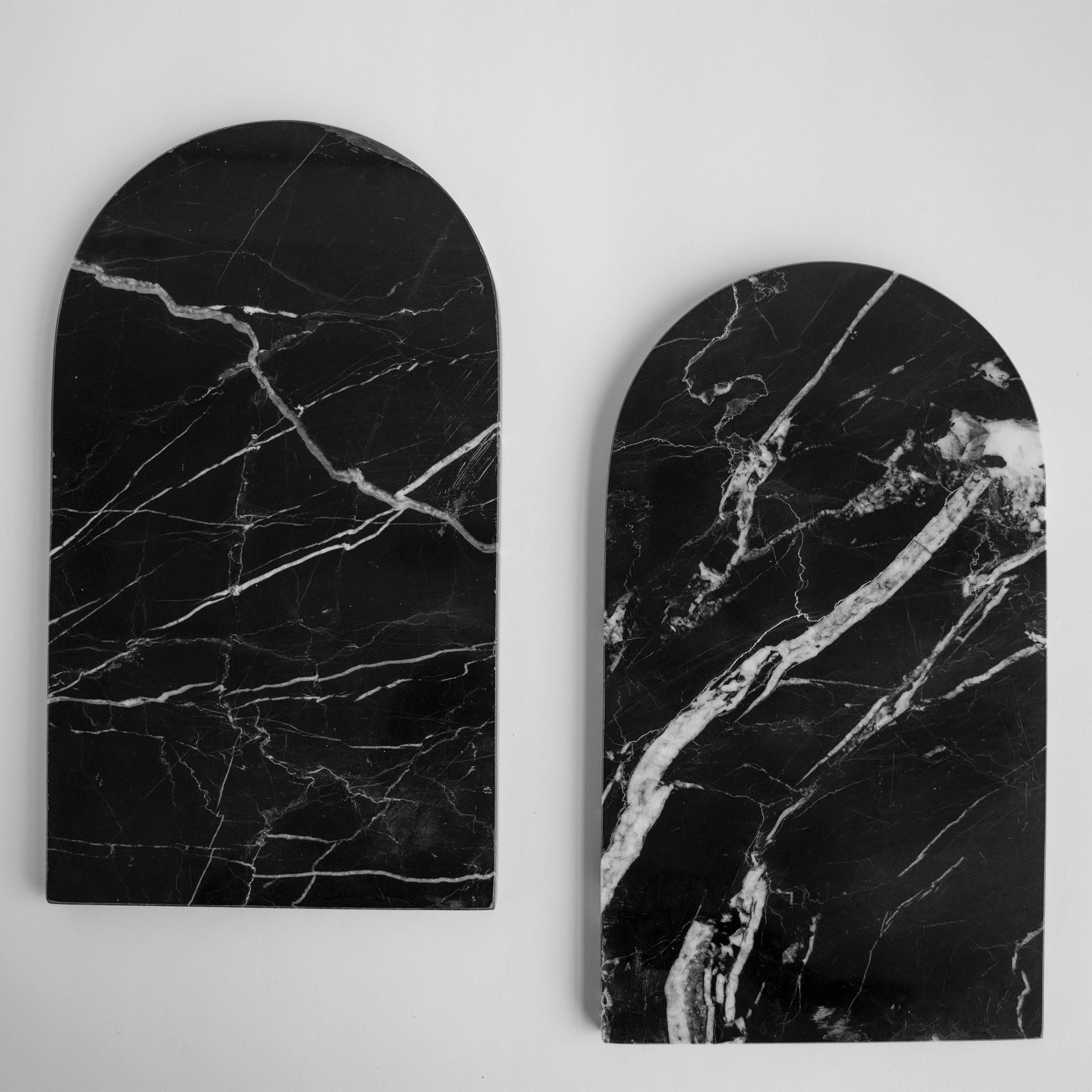 Plateau arqué en marbre noir moyen Neuf - En vente à EINDHOVEN, NB
