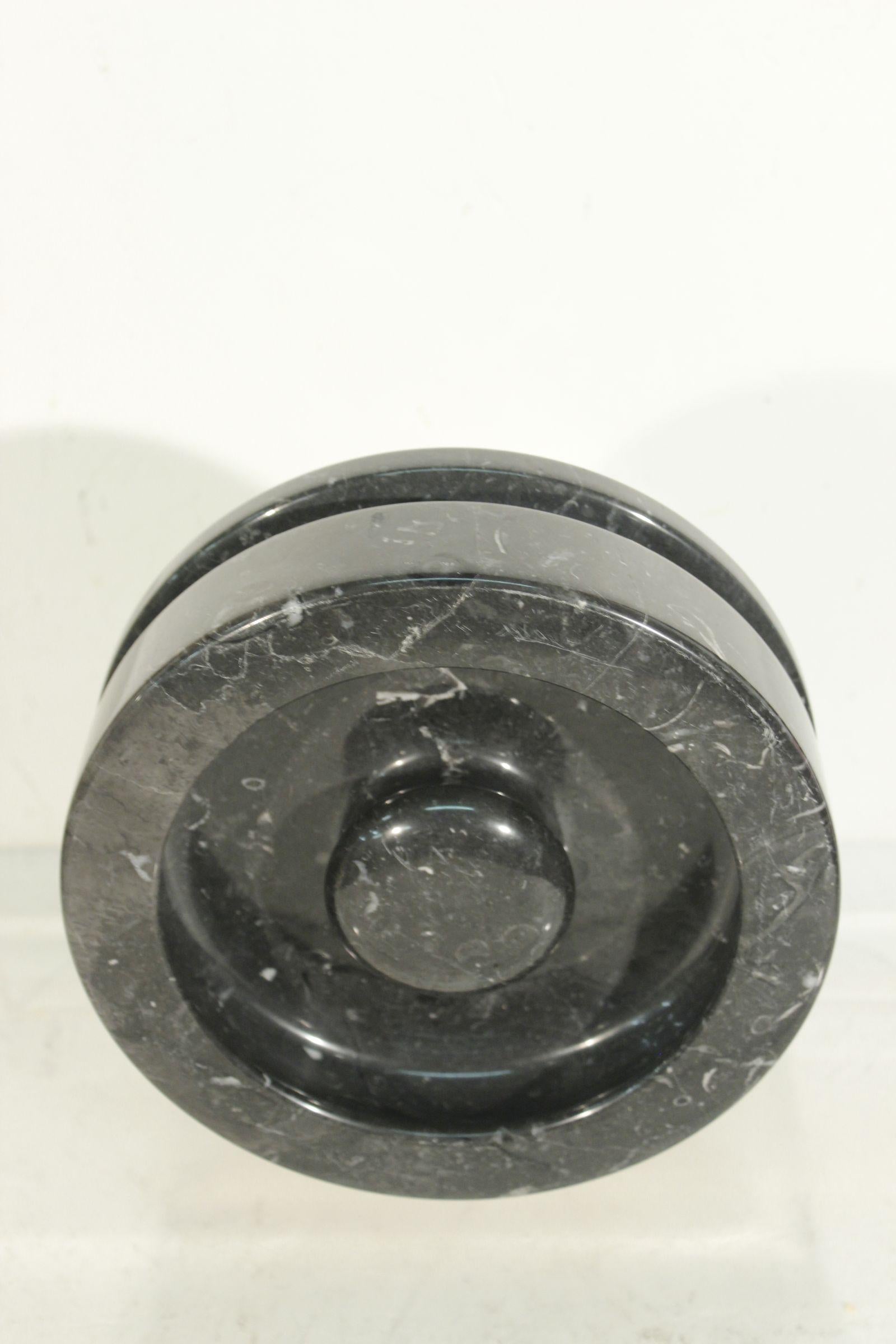 Post-Modern Black marble Ashtray by Angelo Mangiarotti & Knoll International, 1967 For Sale