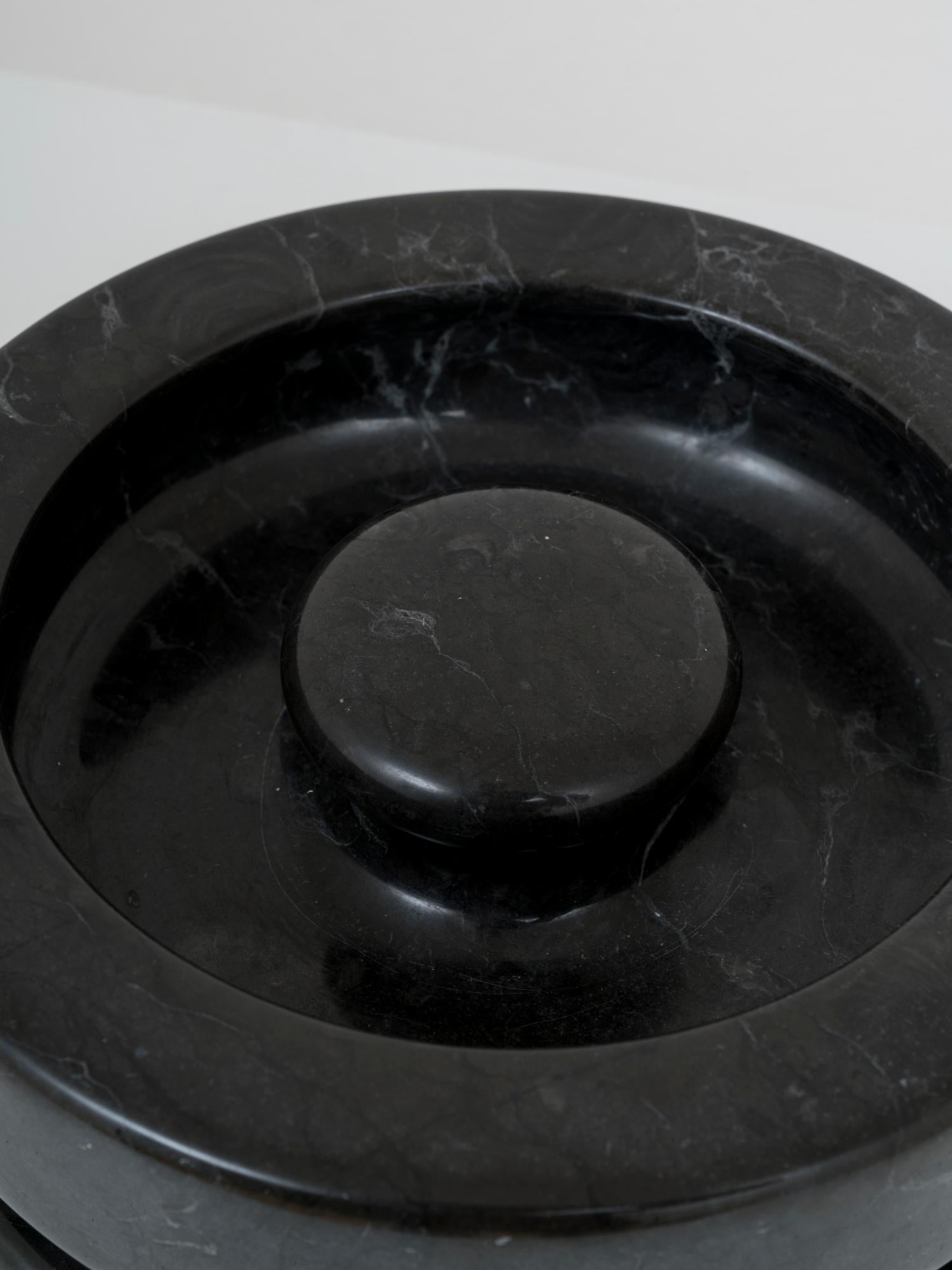Italian  Black Marble Ashtray Mod. 8532 for Knoll by Angelo Mangiarotti 1967  For Sale