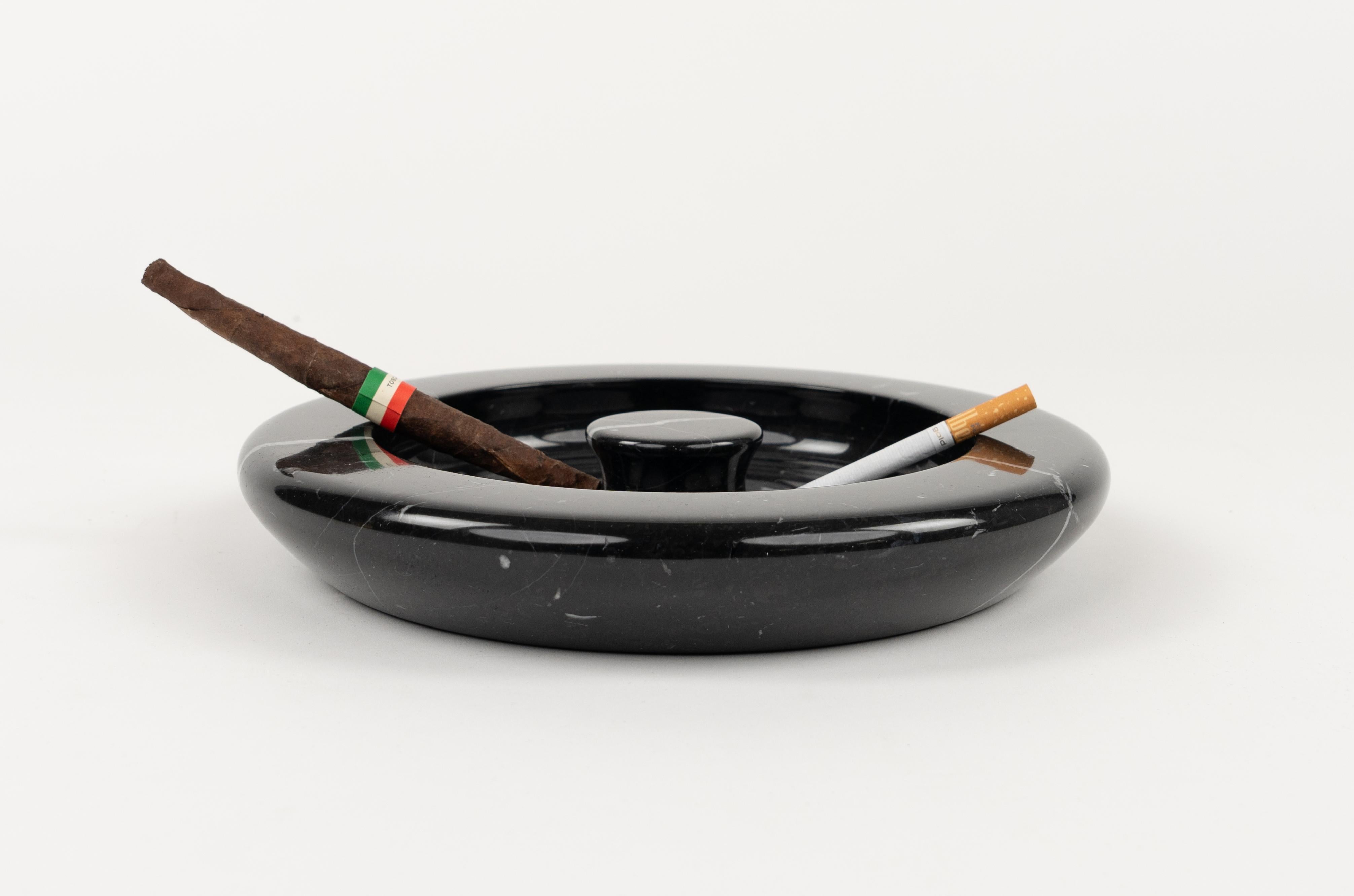 Black Marble Ashtray or Vide-Poche attributed to Angelo Mangiarotti, Italy 1970s For Sale 4