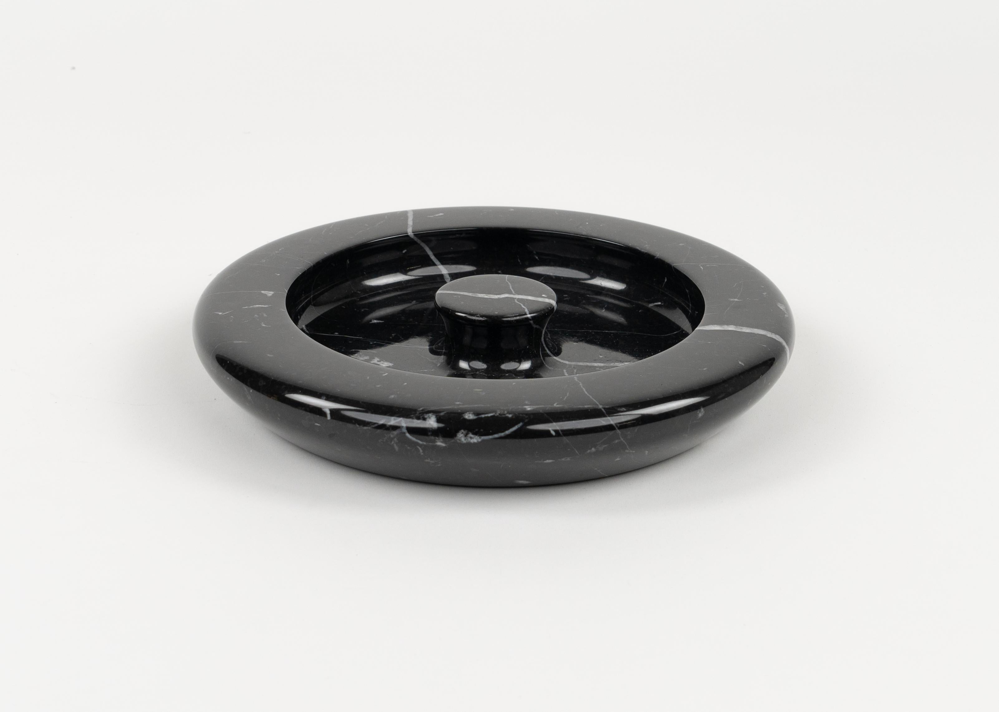 Italian Black Marble Ashtray or Vide-Poche attributed to Angelo Mangiarotti, Italy 1970s For Sale