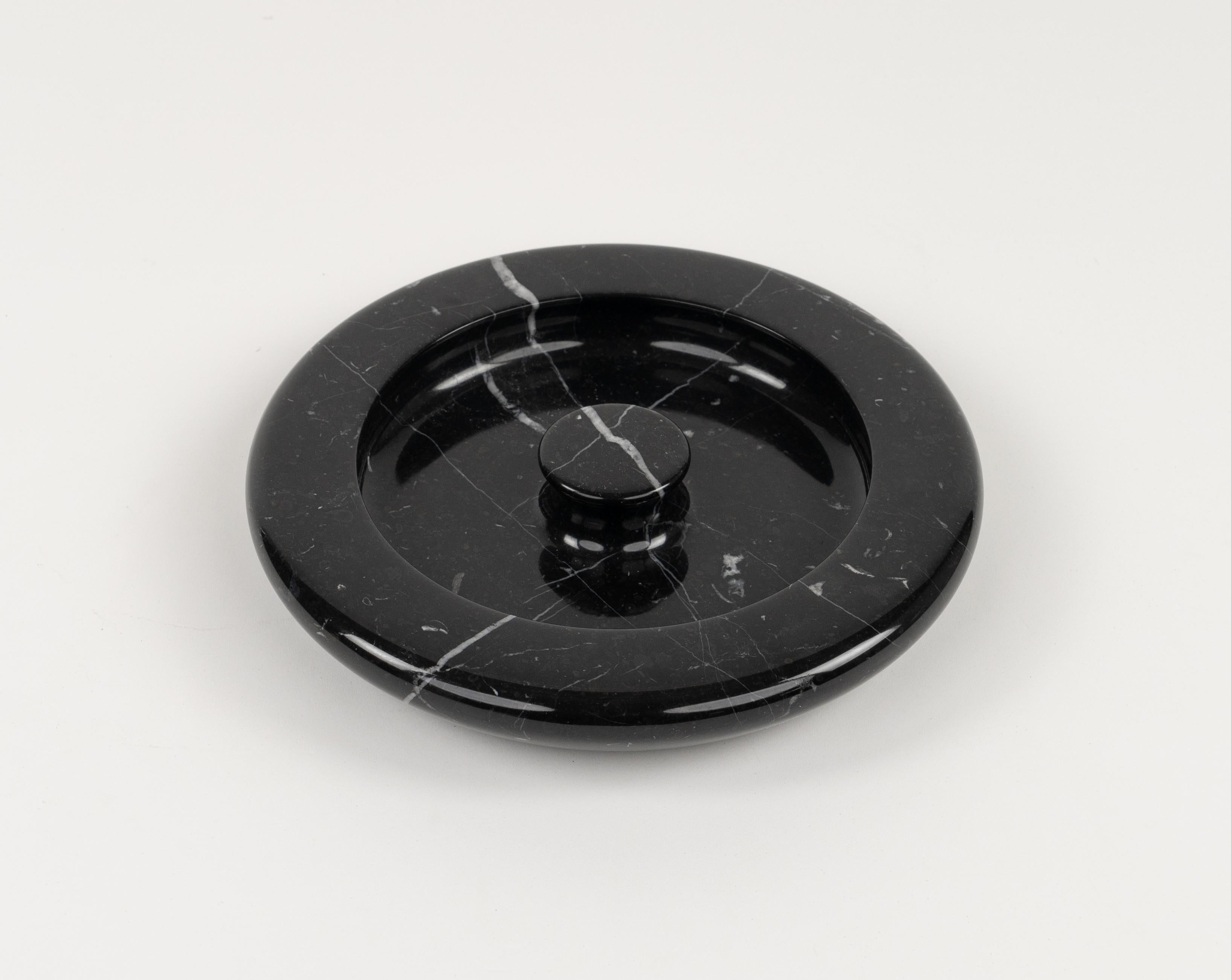 Black Marble Ashtray or Vide-Poche attributed to Angelo Mangiarotti, Italy 1970s In Good Condition For Sale In Rome, IT