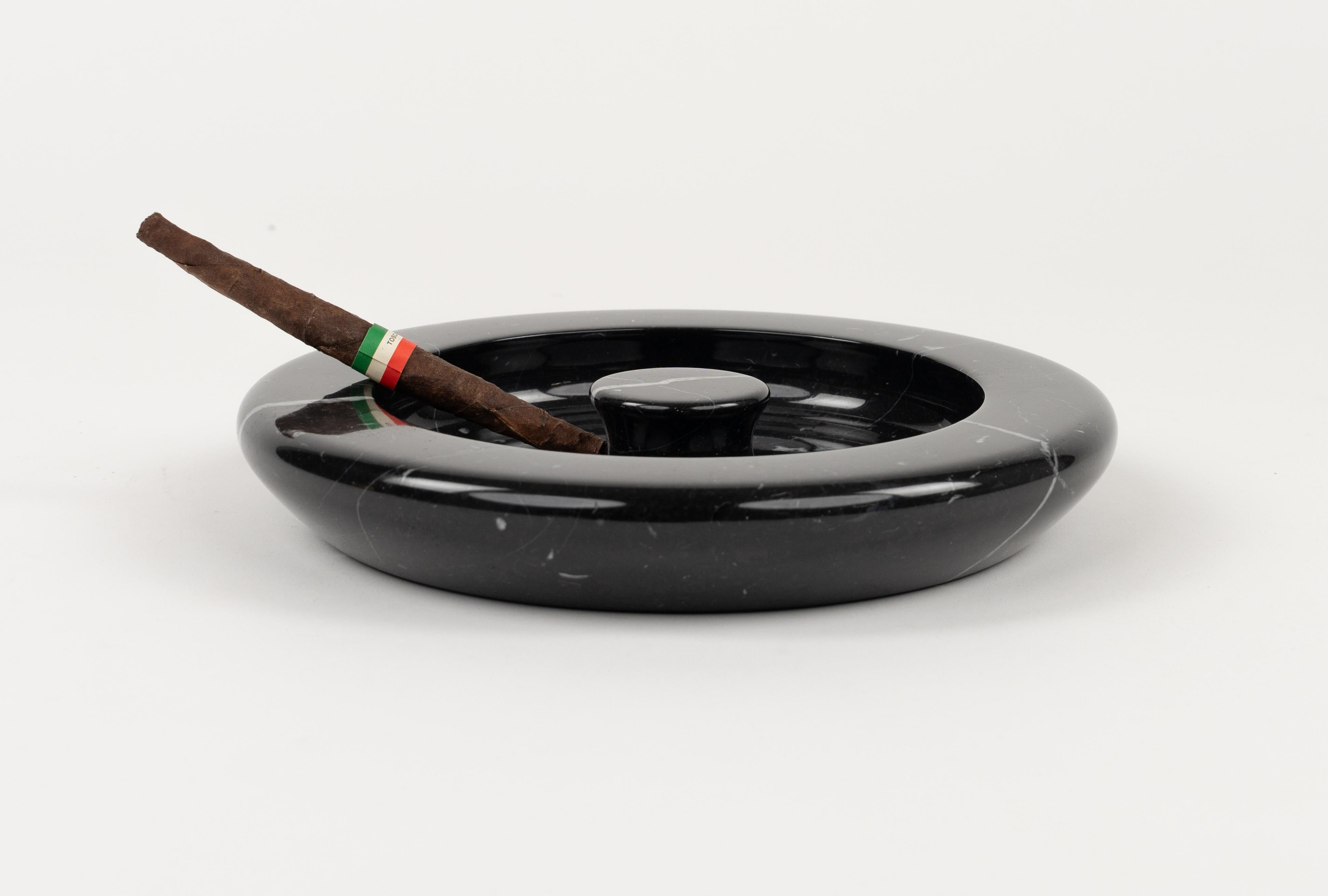 Black Marble Ashtray or Vide-Poche attributed to Angelo Mangiarotti, Italy 1970s For Sale 2