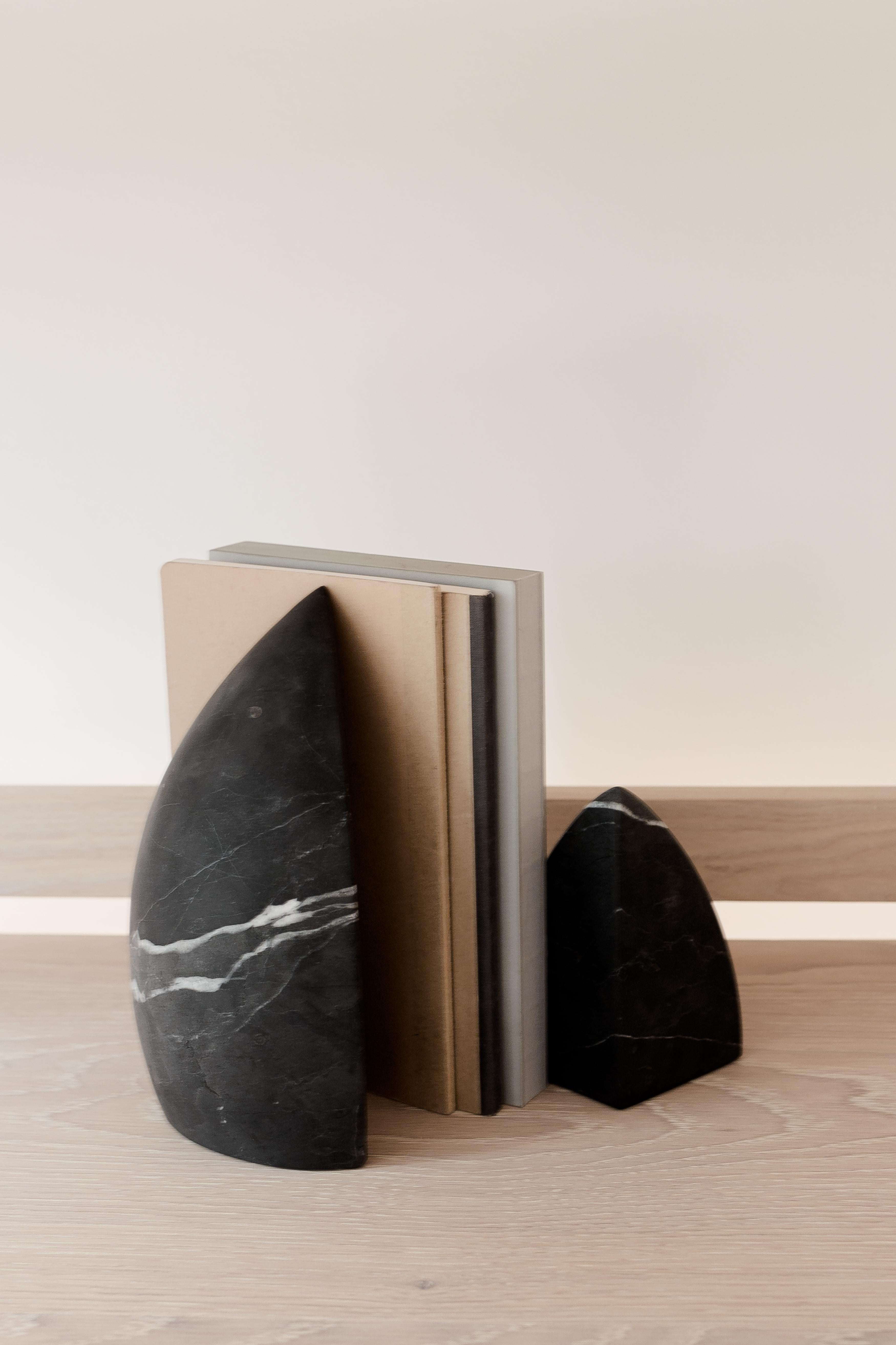 Black Marble Carved Bookend In New Condition In Mexico City, MX