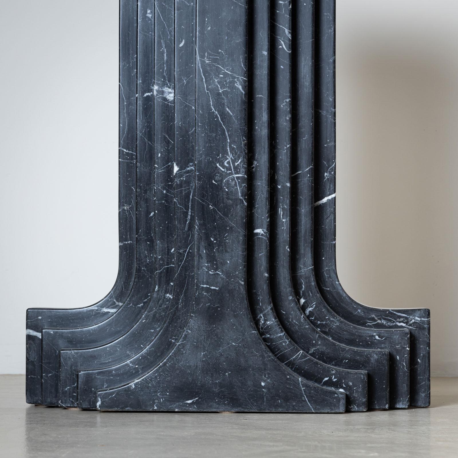 Black Marble Column attributed to Carlo Scarpa, Italy 1970 In Good Condition For Sale In New York, NY