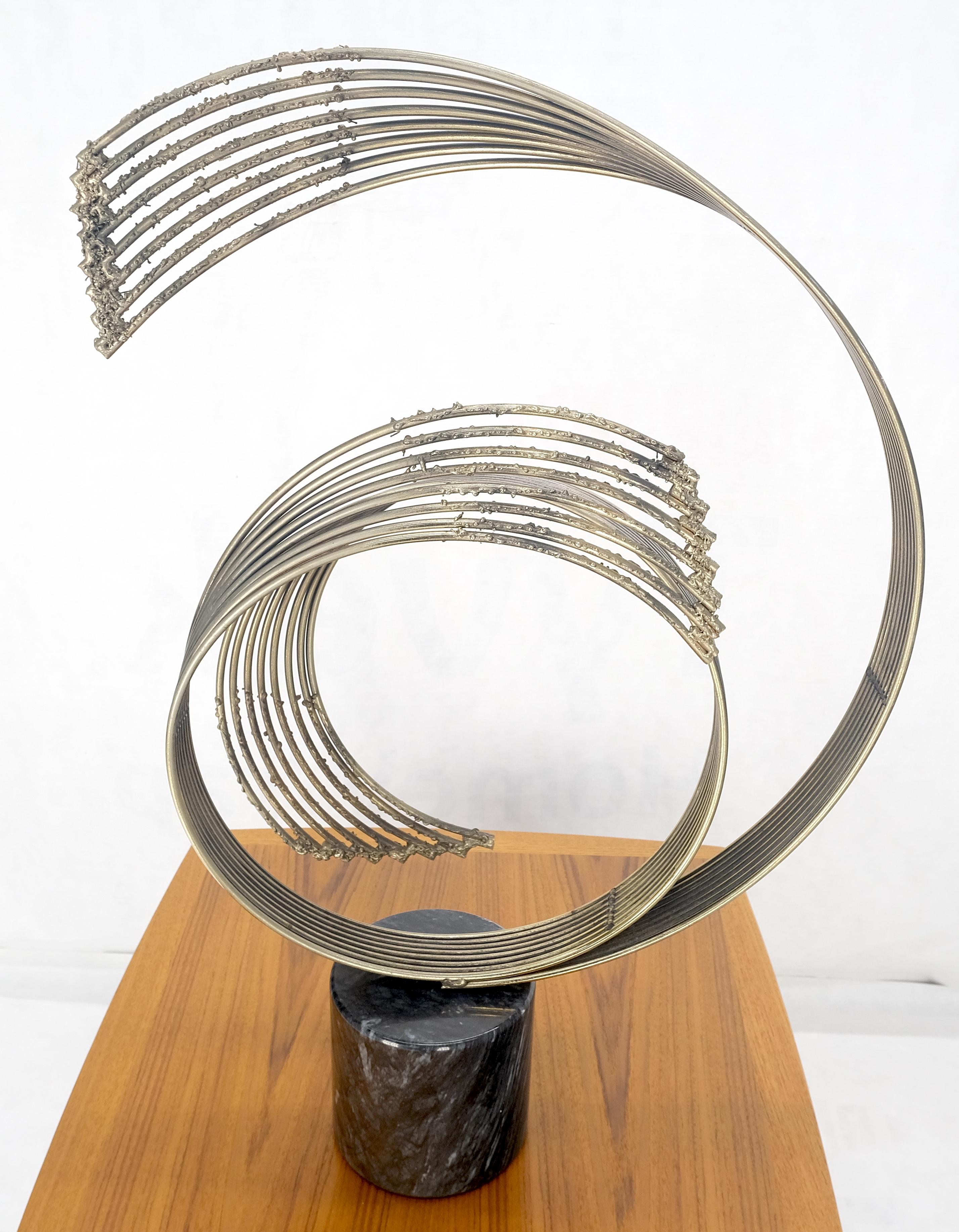 Base cylindrique en marbre noir Mouvement circulaire abstrait Sculpture en fil de fer Curtis Jere en vente 3
