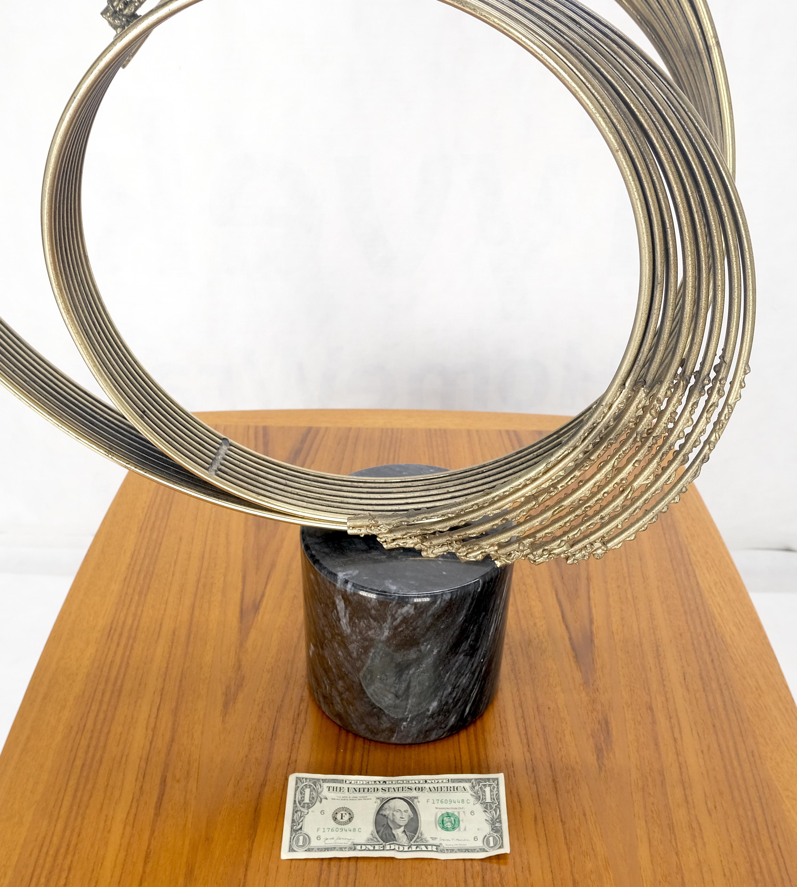 Base cylindrique en marbre noir Mouvement circulaire abstrait Sculpture en fil de fer Curtis Jere en vente 5