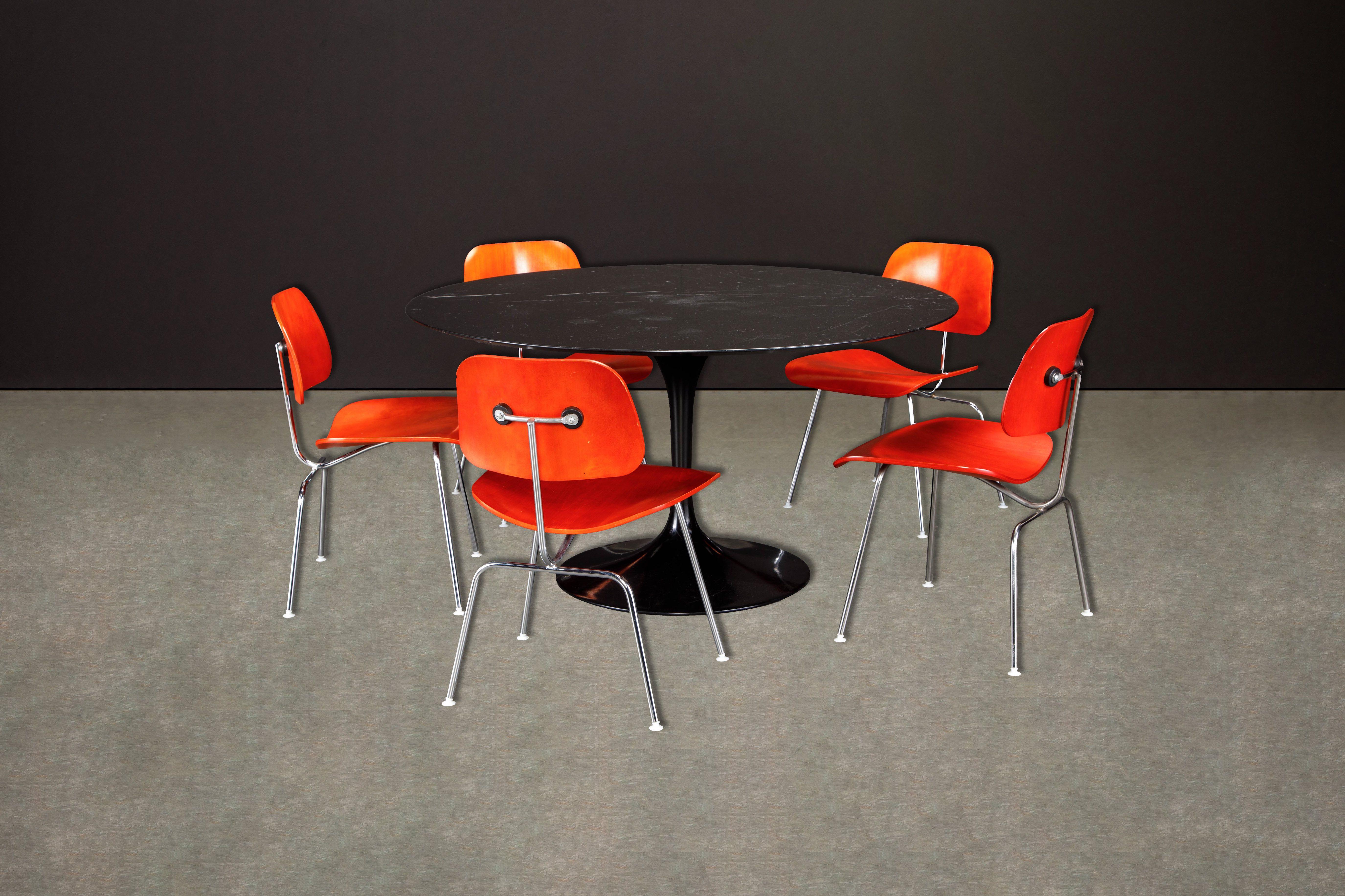 Black Marble Eero Saarinen for Knoll 'Tulip' Pedestal Dining Table, Signed 10