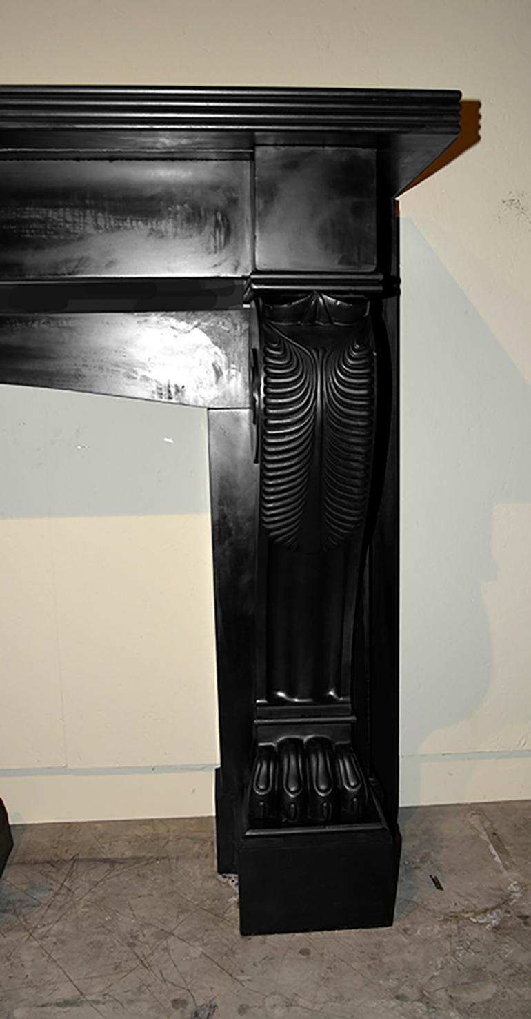 Repisa de chimenea de mármol negro, siglo XIX en venta 1
