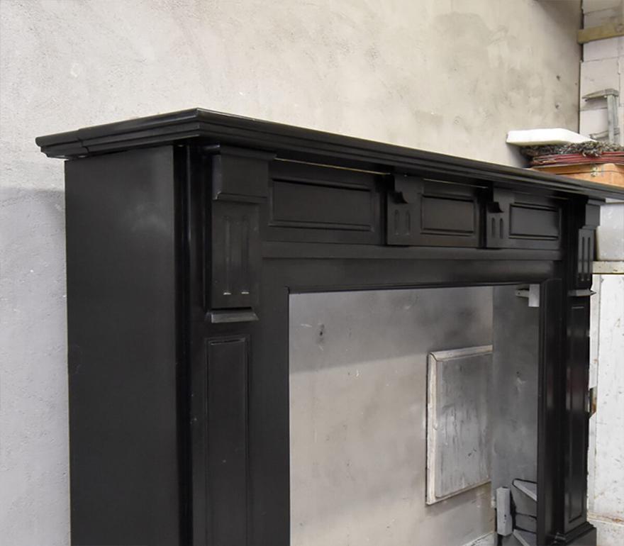Black marble fireplace surround 19th Century In Fair Condition For Sale In Udenhout, NL