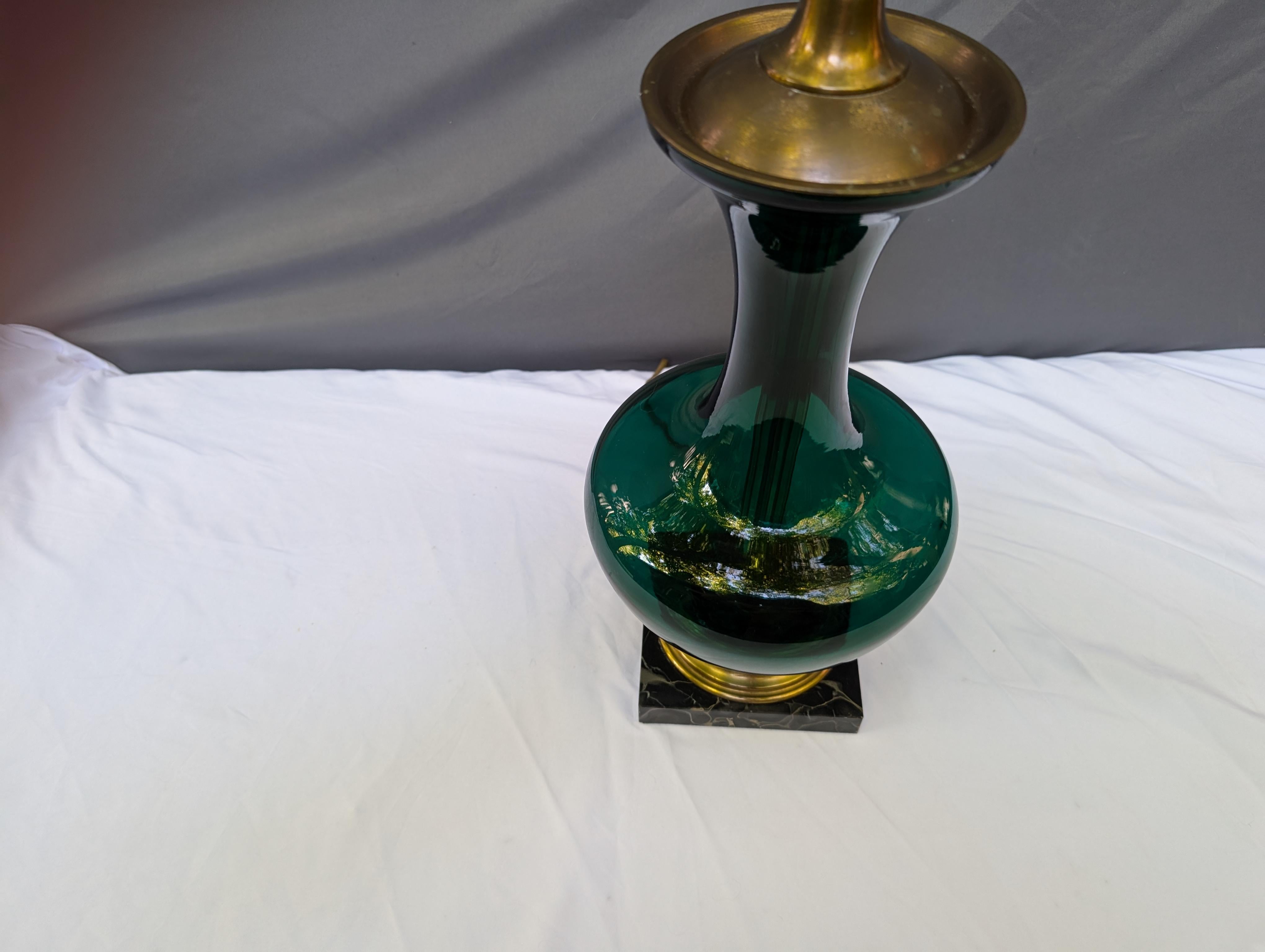 Lámpara de Sobremesa de Cristal Verde Forrest de Mármol Negro siglo XX en venta