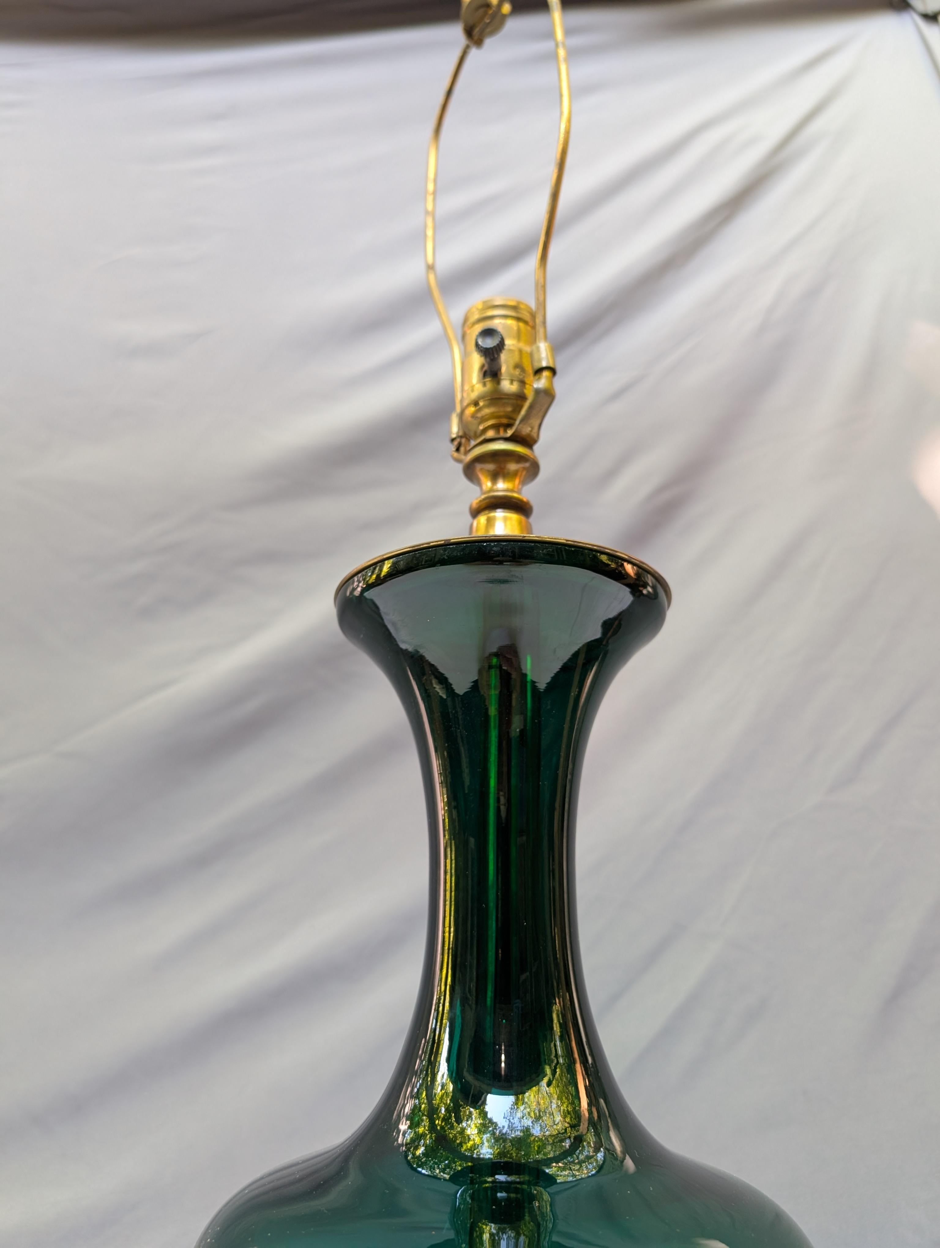 Lámpara de Sobremesa de Cristal Verde Forrest de Mármol Negro en venta 1