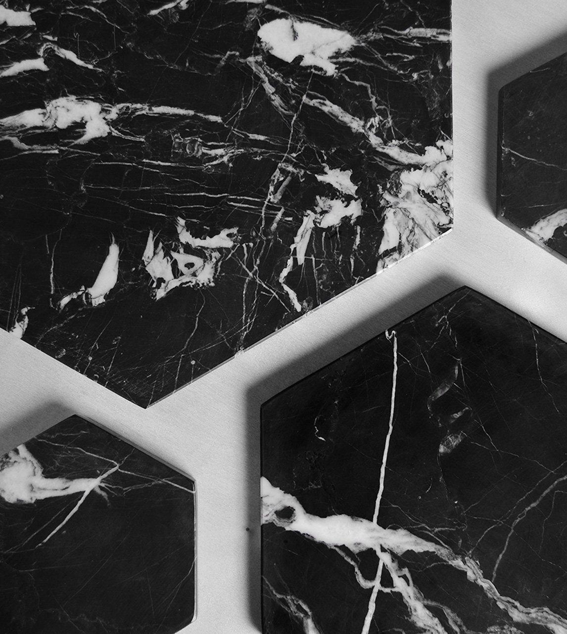 Plato hexagonal de mármol negro Moderno en venta