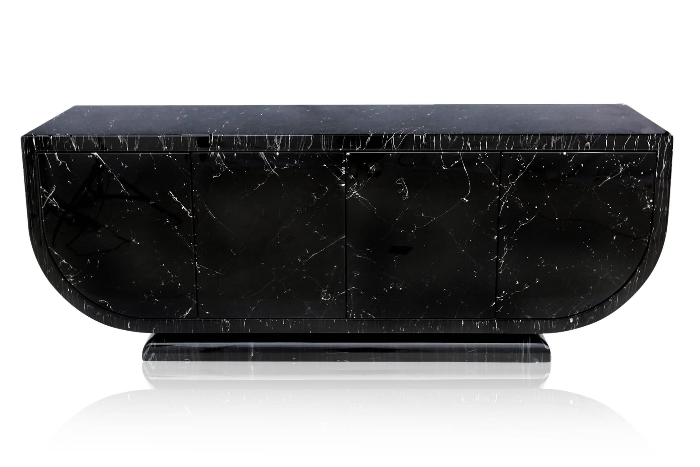 Postmodern marble lacquer sideboard.

High-end luxury item.
Would fit well in an eclectic Postmodern inspired interior.



France, 1980s.

Measure: D 52 cm, W 202 cm, H 77 cm.

    