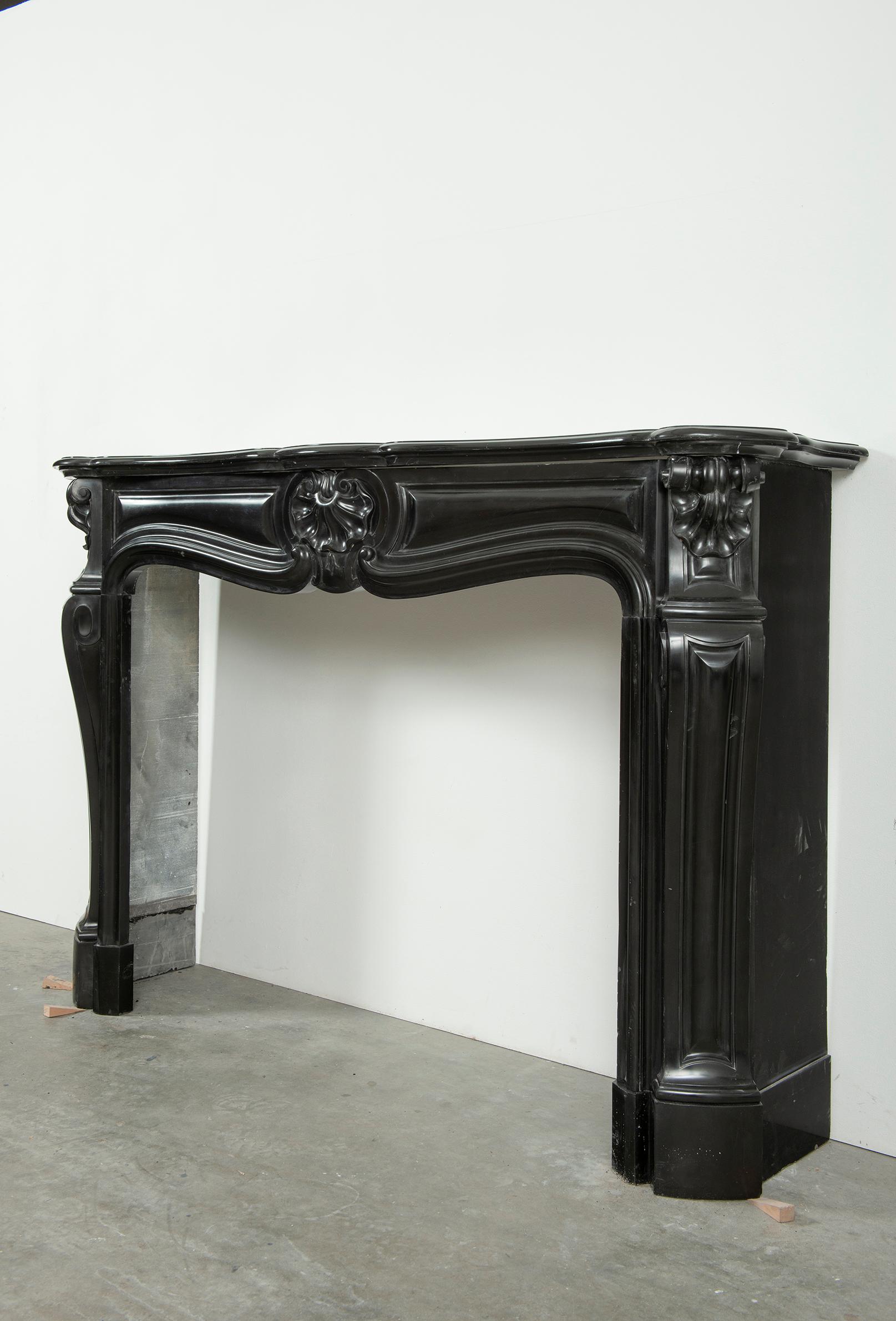 Black Marble Louis XV Fireplace Mantel, 19th Century For Sale 8