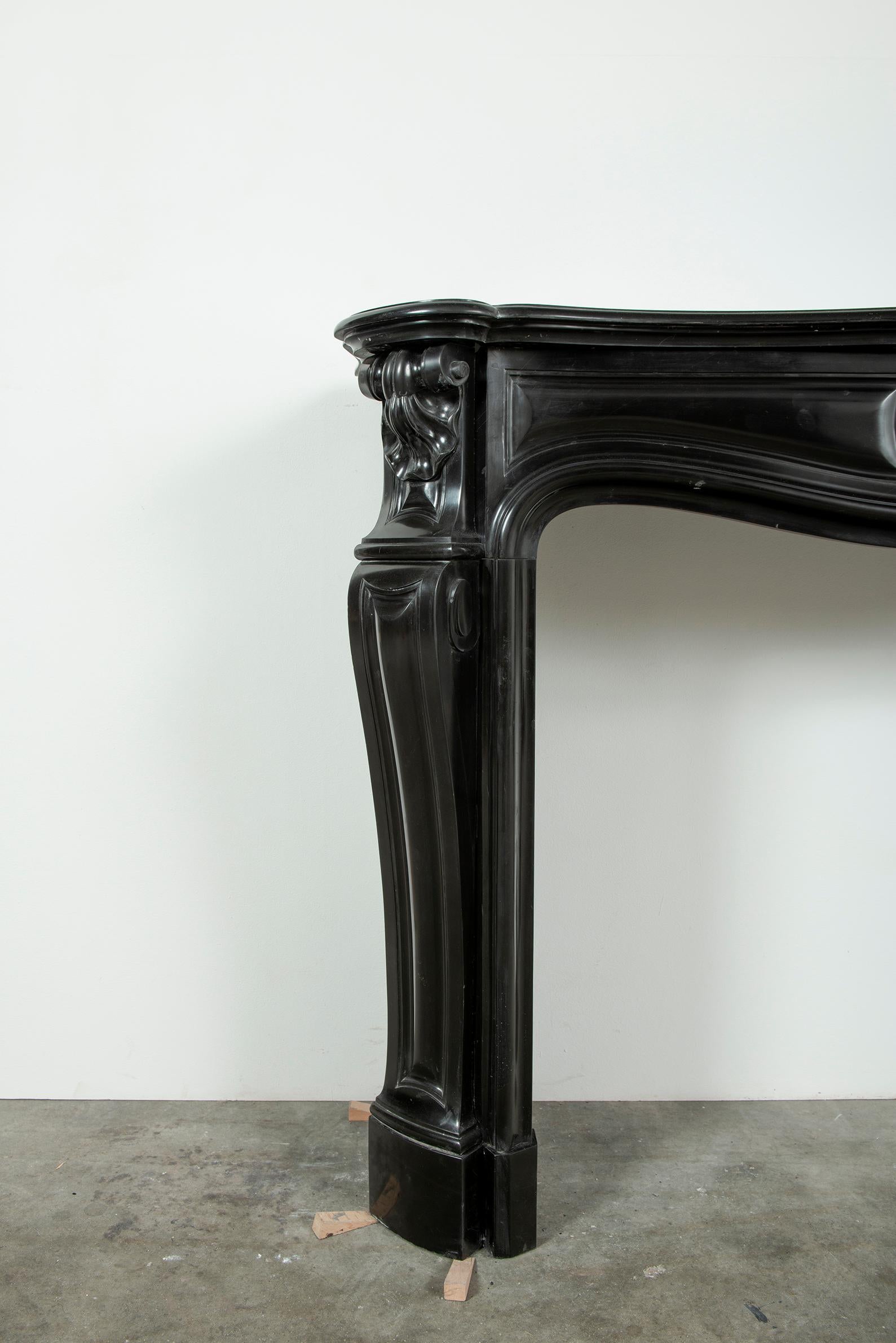 Black Marble Louis XV Fireplace Mantel, 19th Century For Sale 5