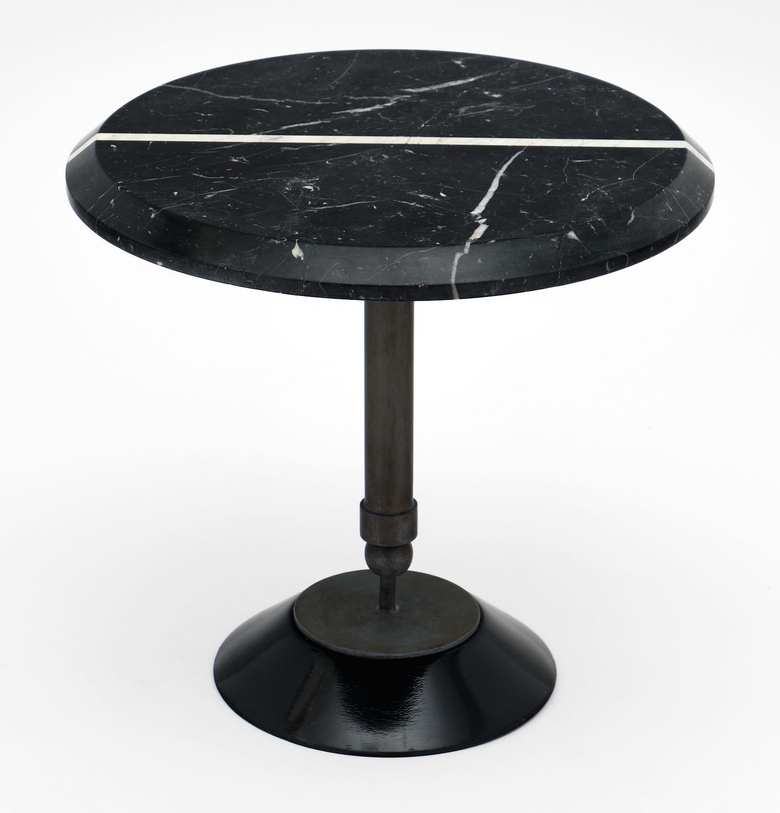 Black Marble Modernist Side Table In Good Condition In Austin, TX