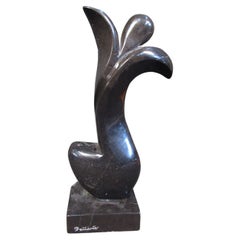 Schwarze Skulptur aus schwarzem Marmor, signiert „Brilliante““