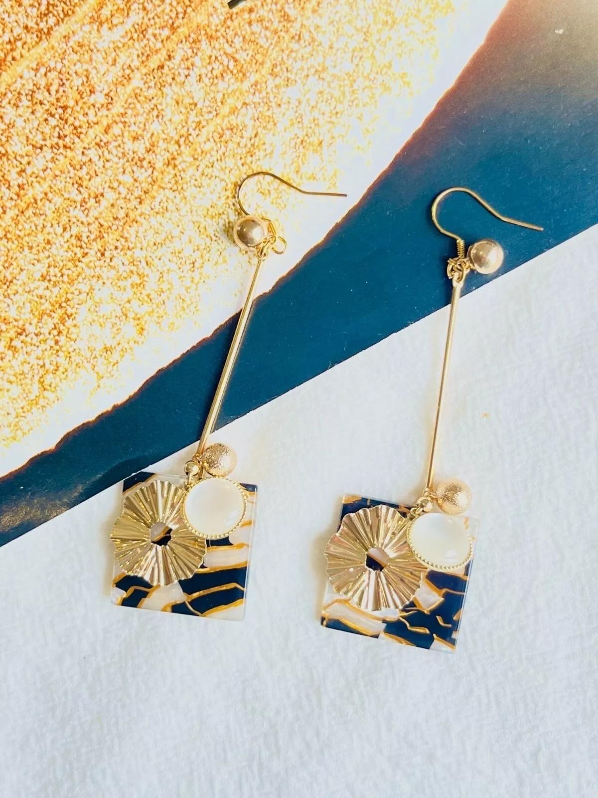Black Marble Square Opal Gold Wave Disc Flower Long Drop Dangle Pierced Earrings In New Condition For Sale In Wokingham, England