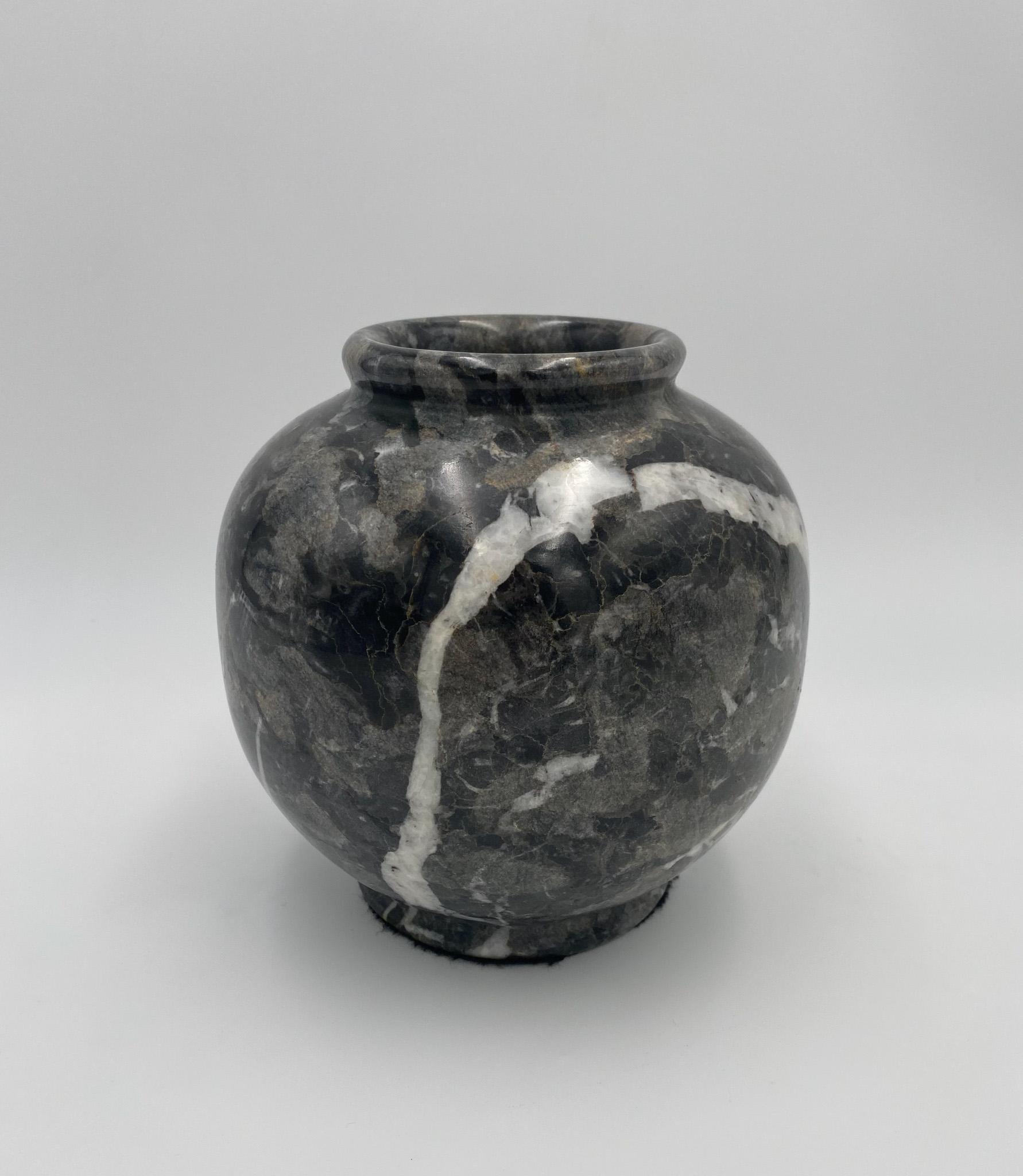 Black Marble Vase,  1980's For Sale 2