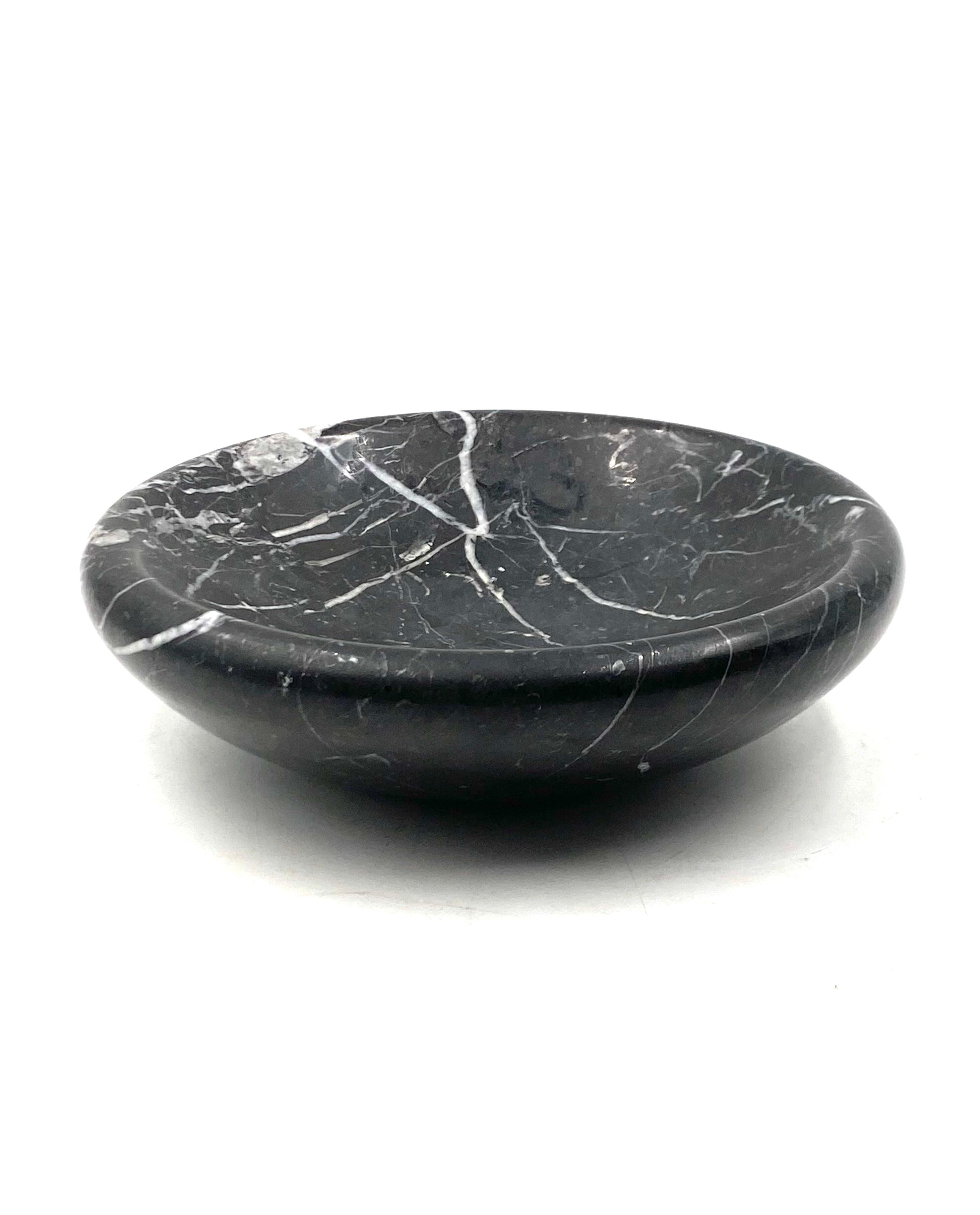 Black marble vide poche / ashtray, Casigliani Italy, 1970s For Sale 5