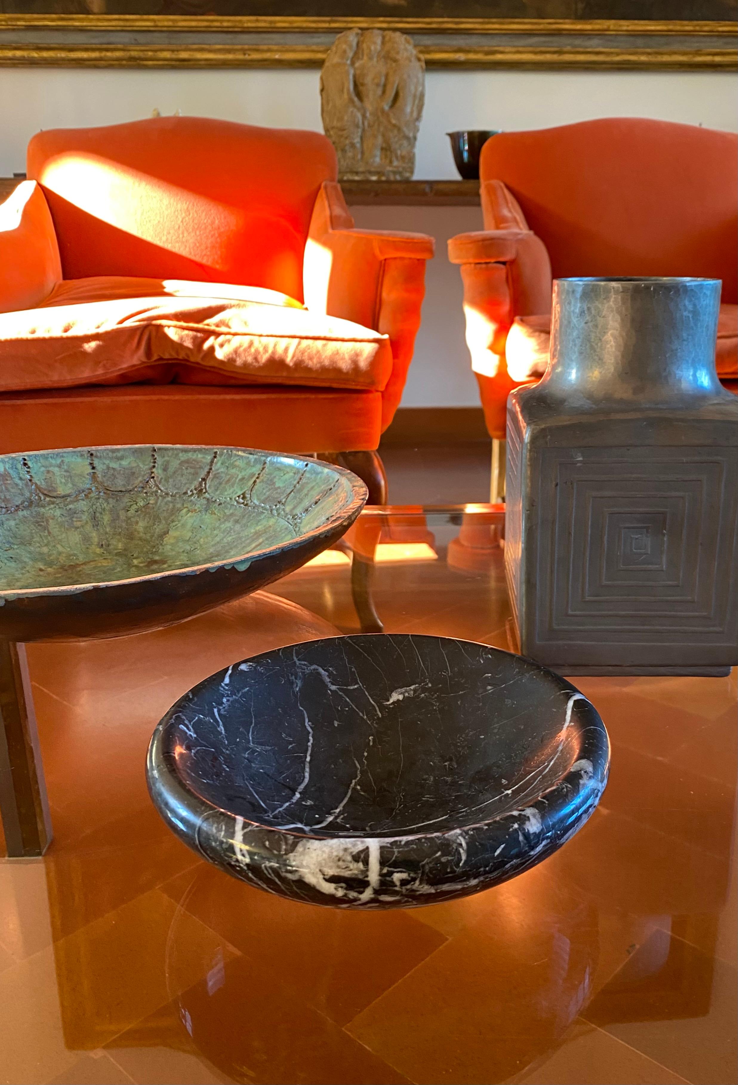 Black marble vide poche / ashtray, Casigliani Italy, 1970s For Sale 8