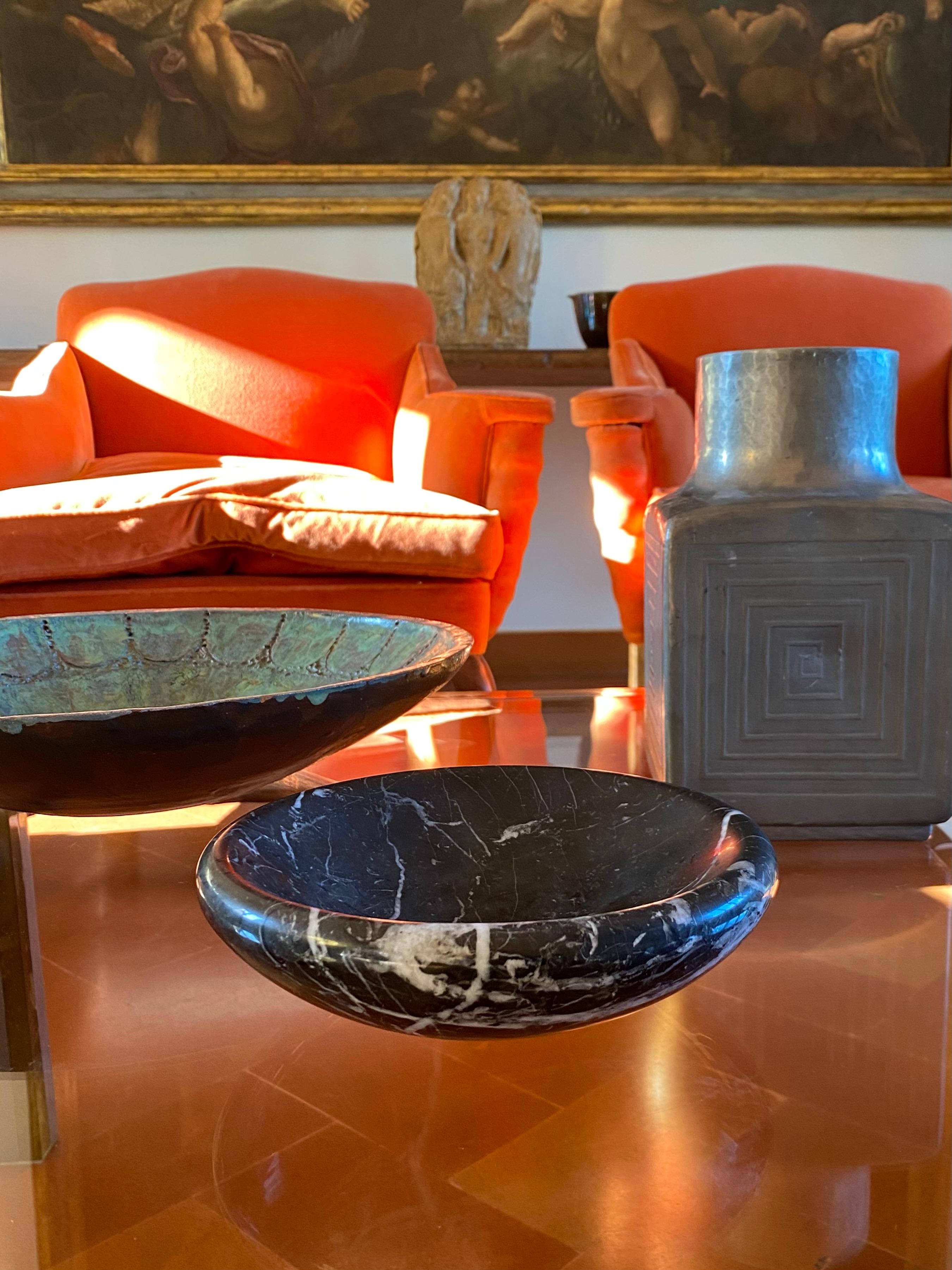 Black marble vide poche / ashtray

Casigliani Italy, 1970s

20 cm diam. x 6 cm h

Conditions: very good consistent with age and use. Slight signs of wear.