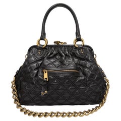 Marc Jacobs Schwarze gesteppte Lederhandtasche mit Stam