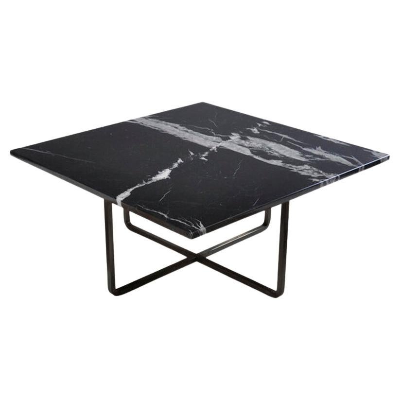 Table Ninety en marbre noir Marquina et acier noir de taille moyenne d'OxDenmarq en vente