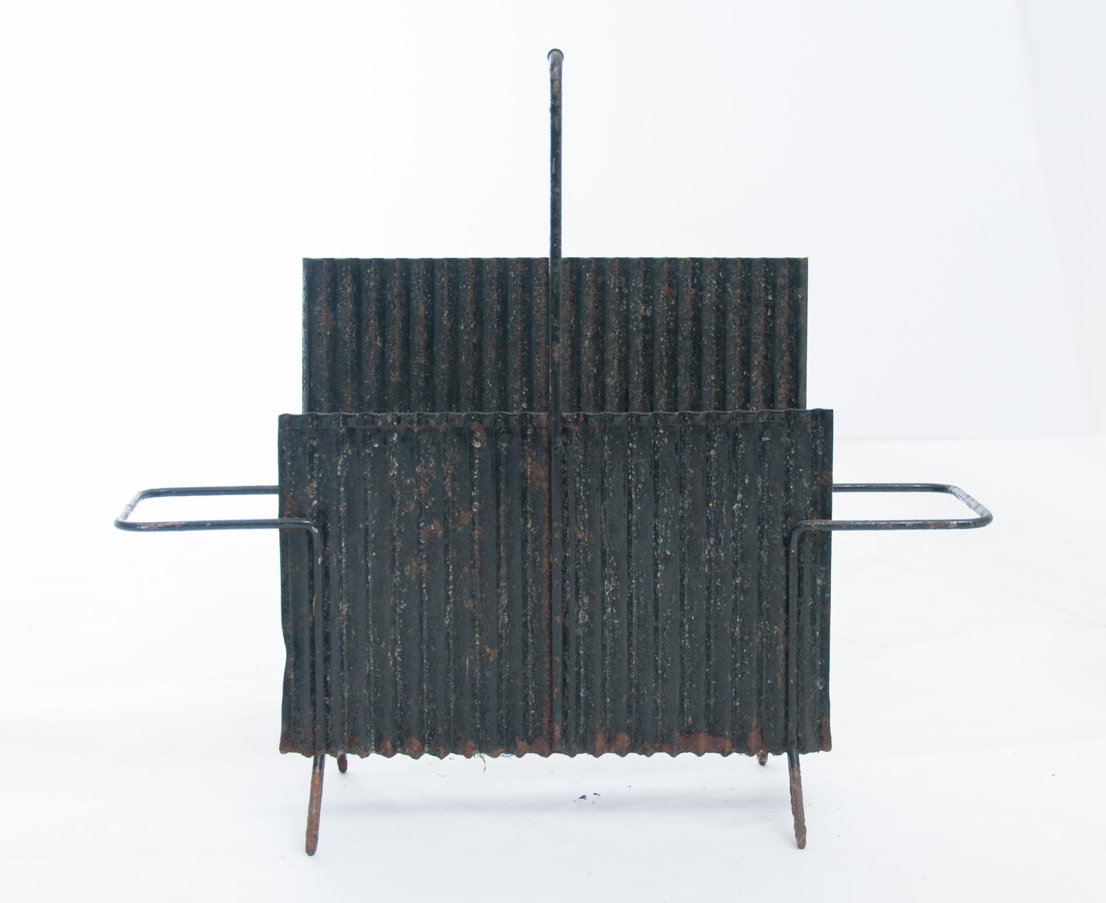 Mid-Century Modern Porte-magazine noir Mathieu Matégot Java en état d'origine