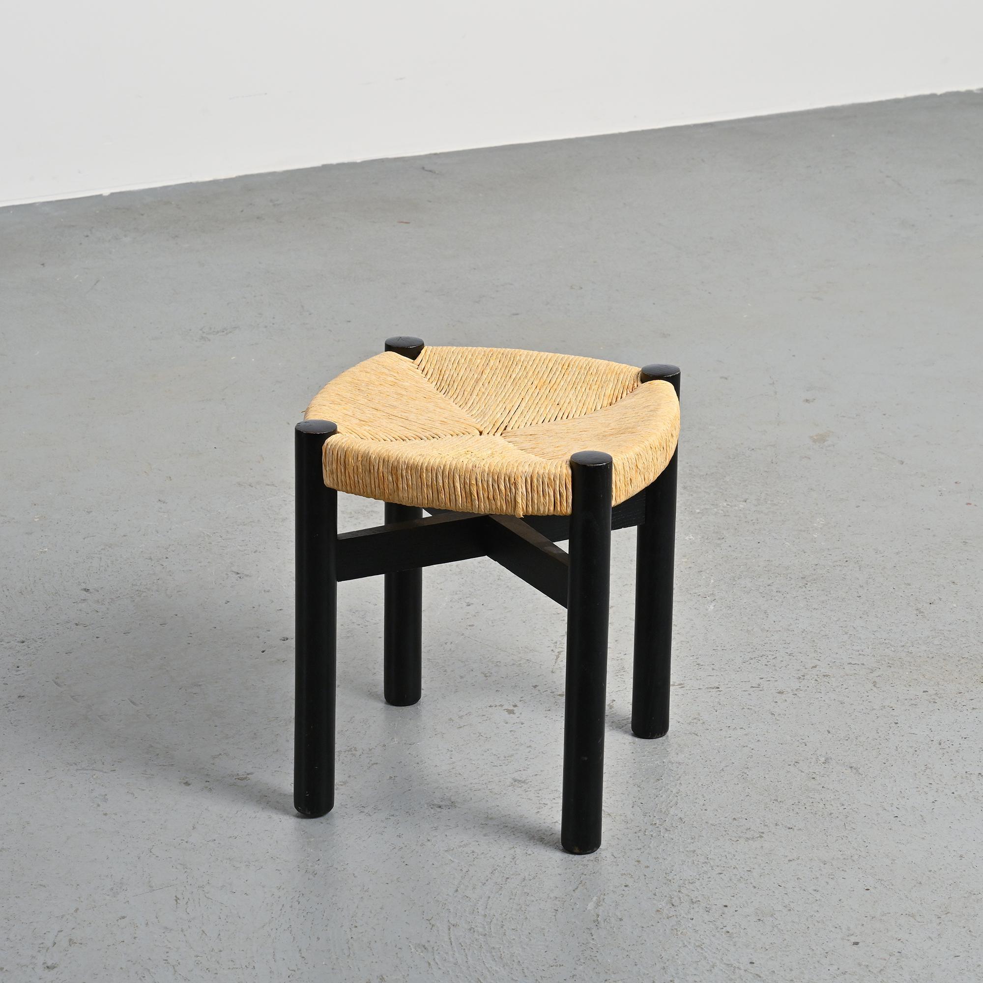 Taburete Meribel negro, Charlotte Perriand, hacia 1950 Moderno de mediados de siglo en venta