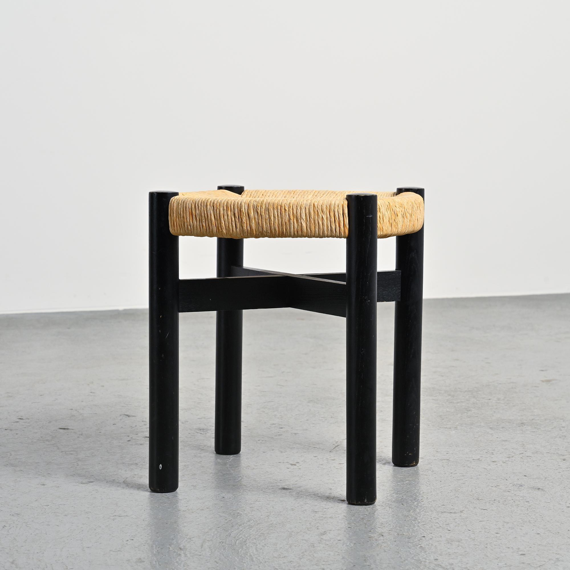 Taburete Meribel negro, Charlotte Perriand, hacia 1950 en Bueno estado para la venta en VILLEURBANNE, FR