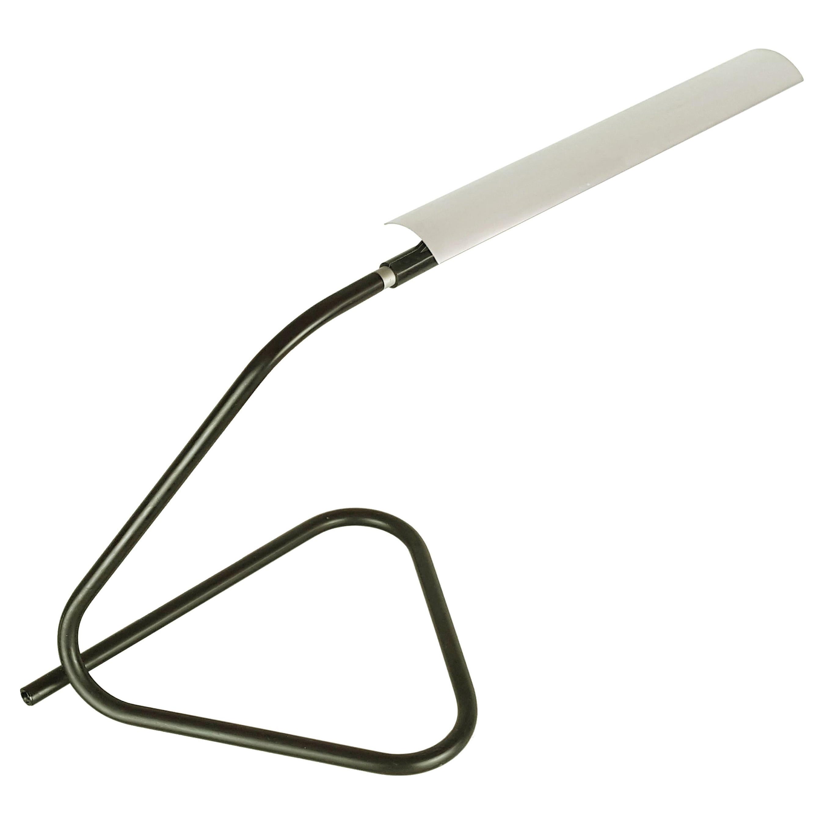Lampada da tavolo Tubino anni '70 in metallo nero e paralume in alluminio di Castiglioni per Flos in vendita