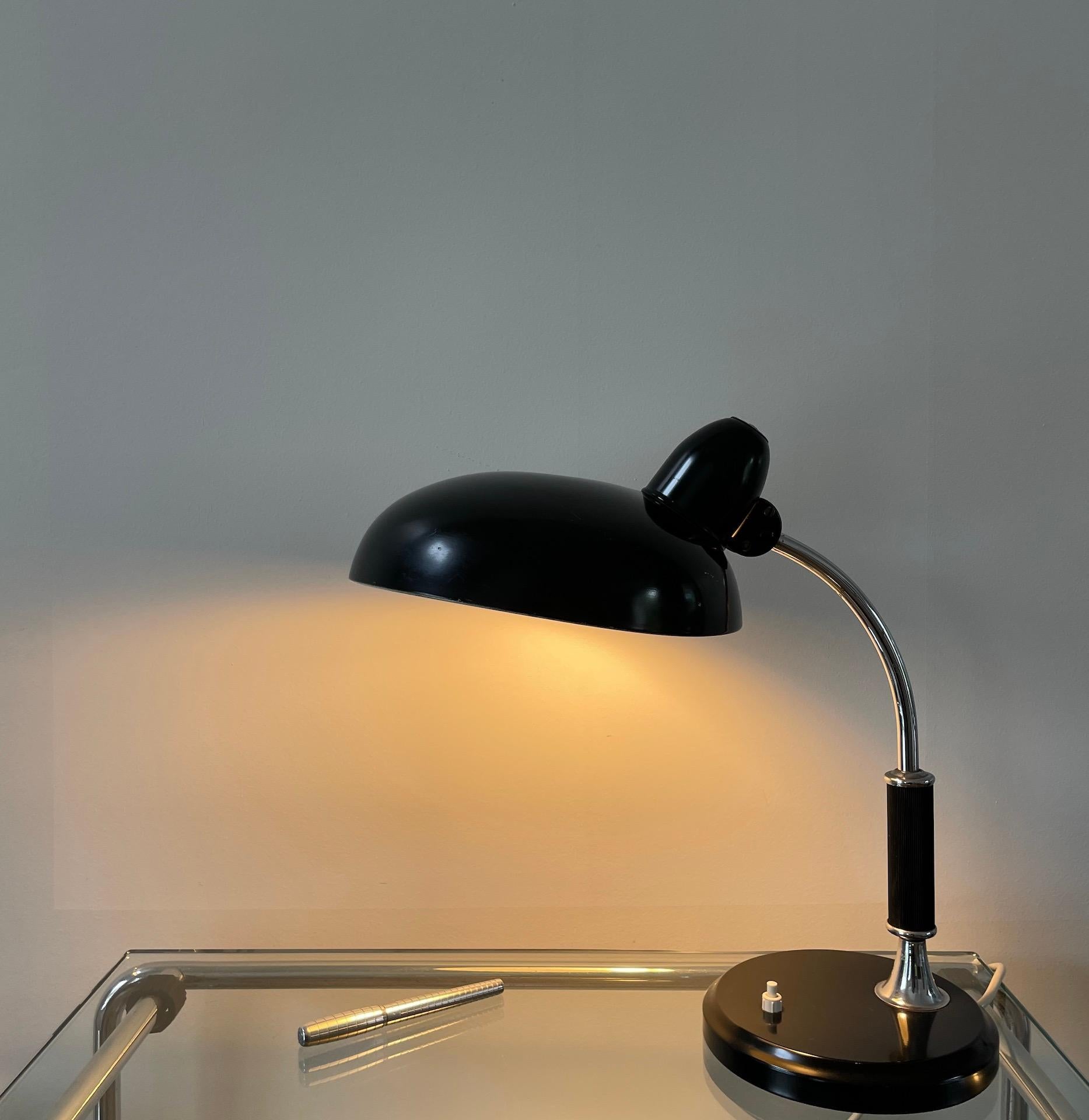 Black Metal and Chromed Table Light by Helo Leuchten, circa 1945 In Fair Condition For Sale In Crespières, FR