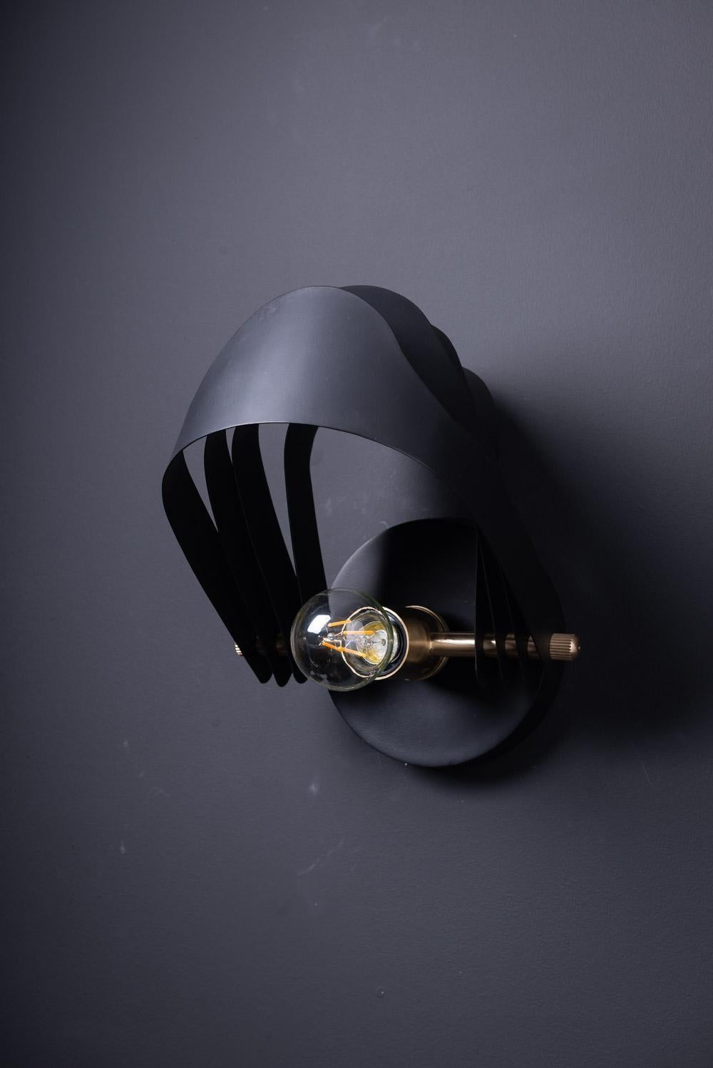 Modulare Wandleuchte aus schwarzem Metall im französischen Design (Französisch) im Angebot