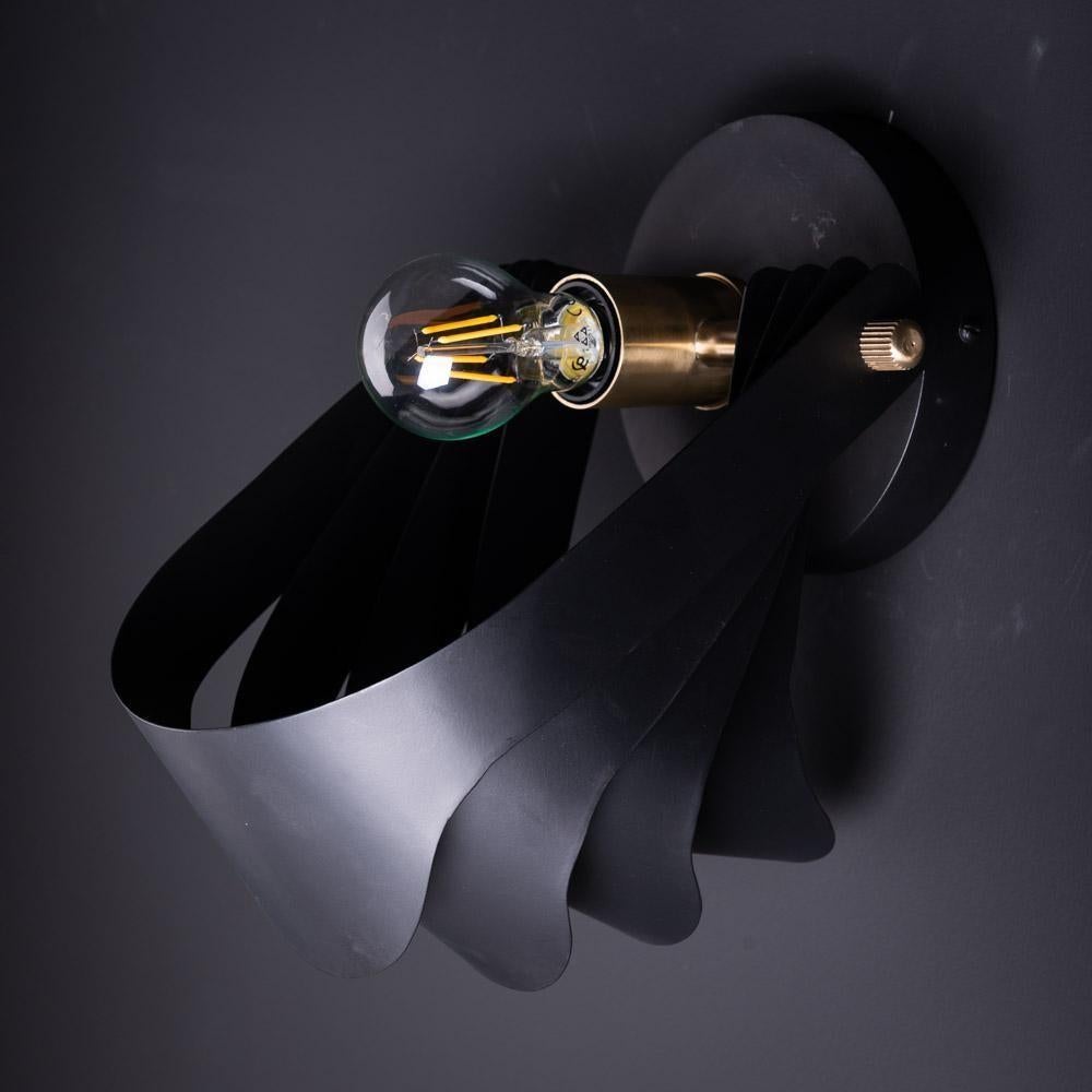 Modulare Wandleuchte aus schwarzem Metall im französischen Design (21. Jahrhundert und zeitgenössisch) im Angebot