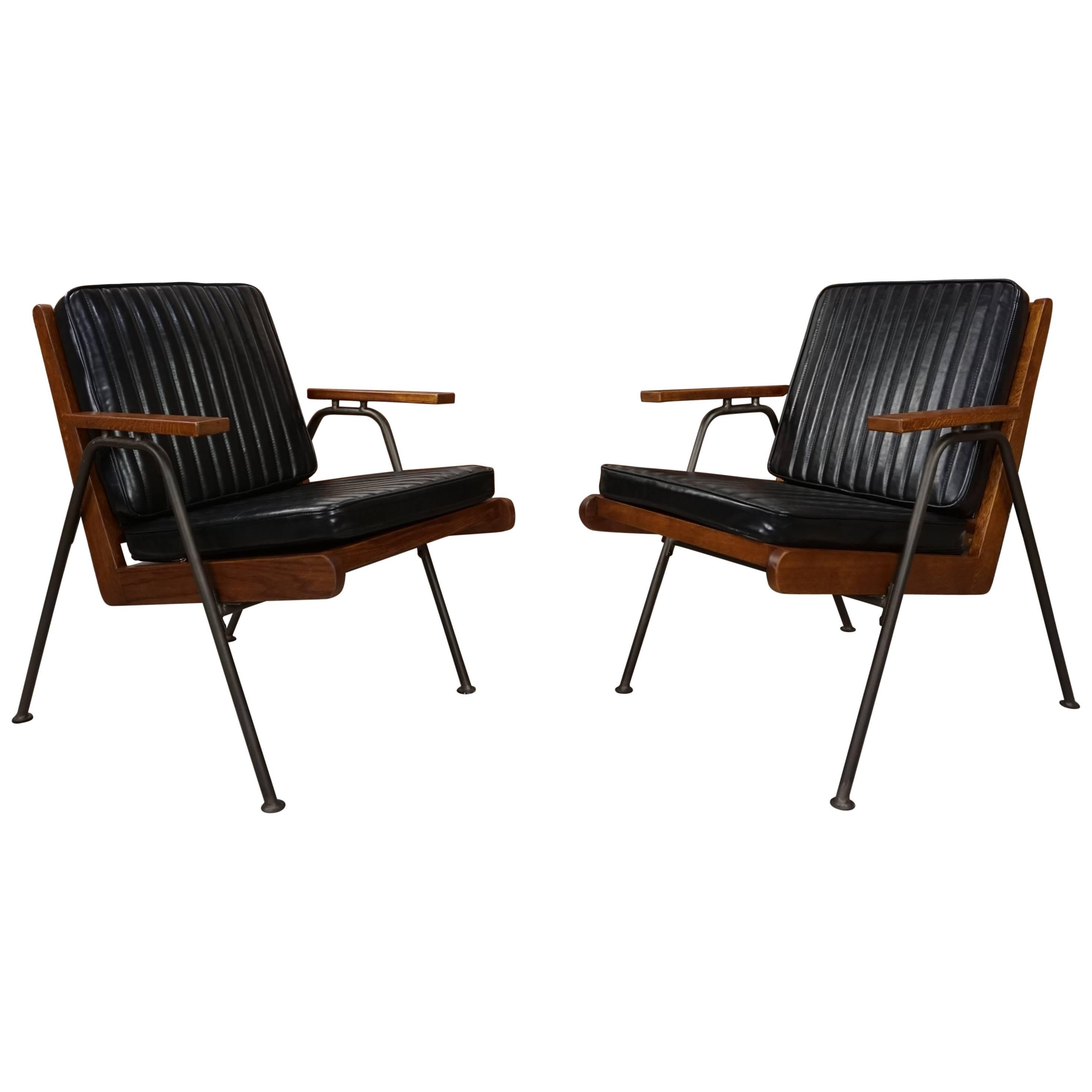 Paar Sessel aus schwarzem Metall und Eiche im Vintage-Stil