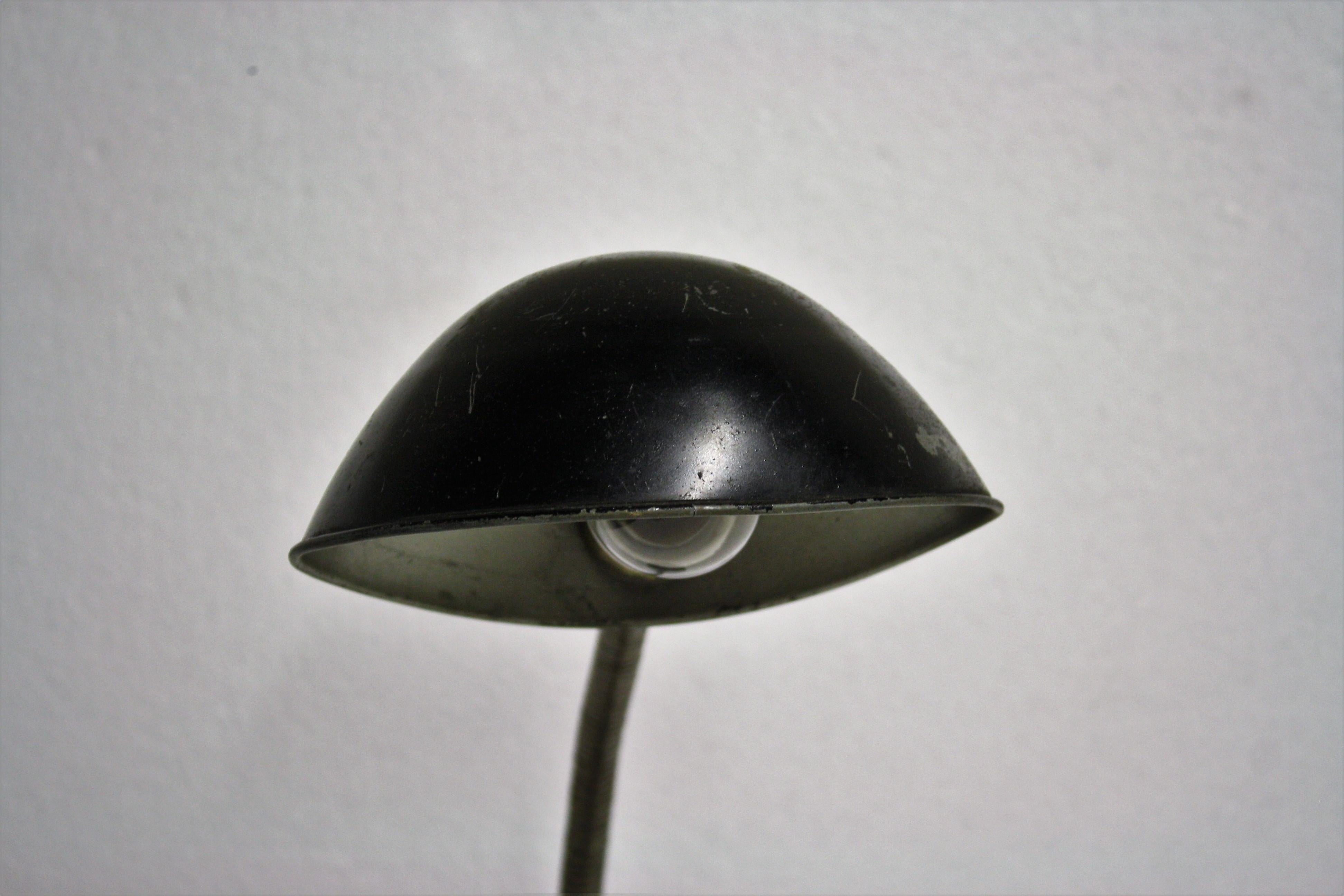 Black Metal Art Deco Desk Lamp, 1930s, Bauhaus, Belgium 1