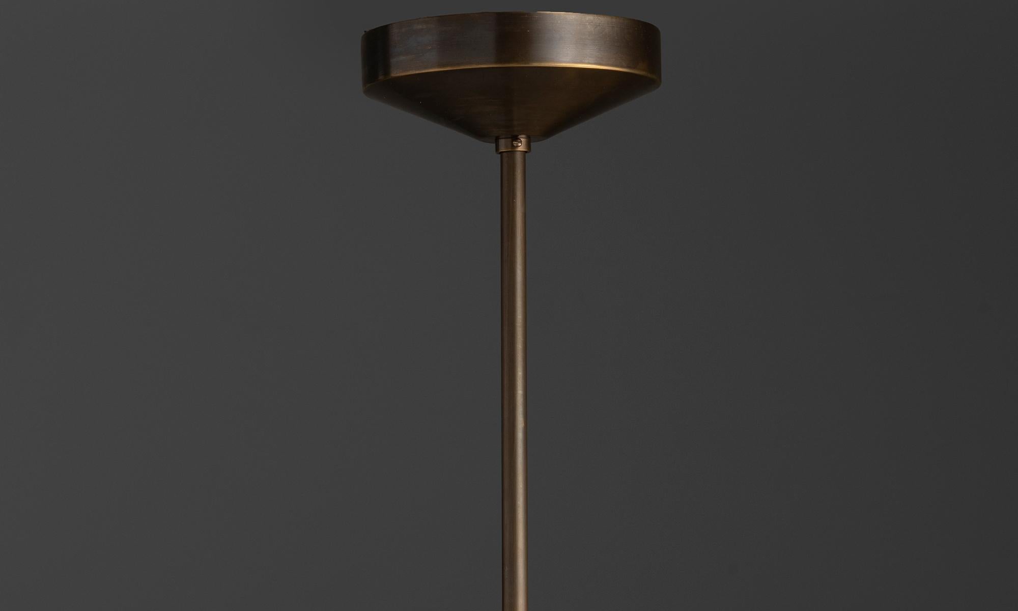 XXI secolo e contemporaneo Lampadario in metallo nero e ottone, Made in Italy in vendita