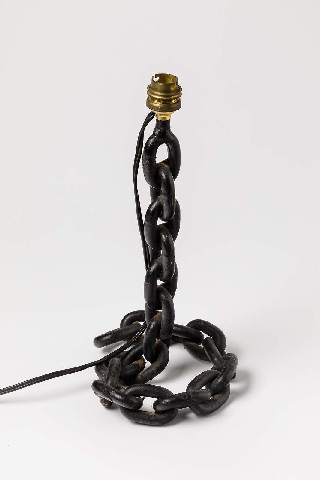 Mid-Century Modern Black Metal Chain Table Lamp circa 1960 Design French Lighting  For Sale