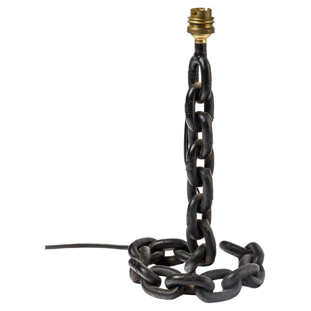 Black Metal Chain Table Lamp circa 1960 Design French Lighting  For Sale