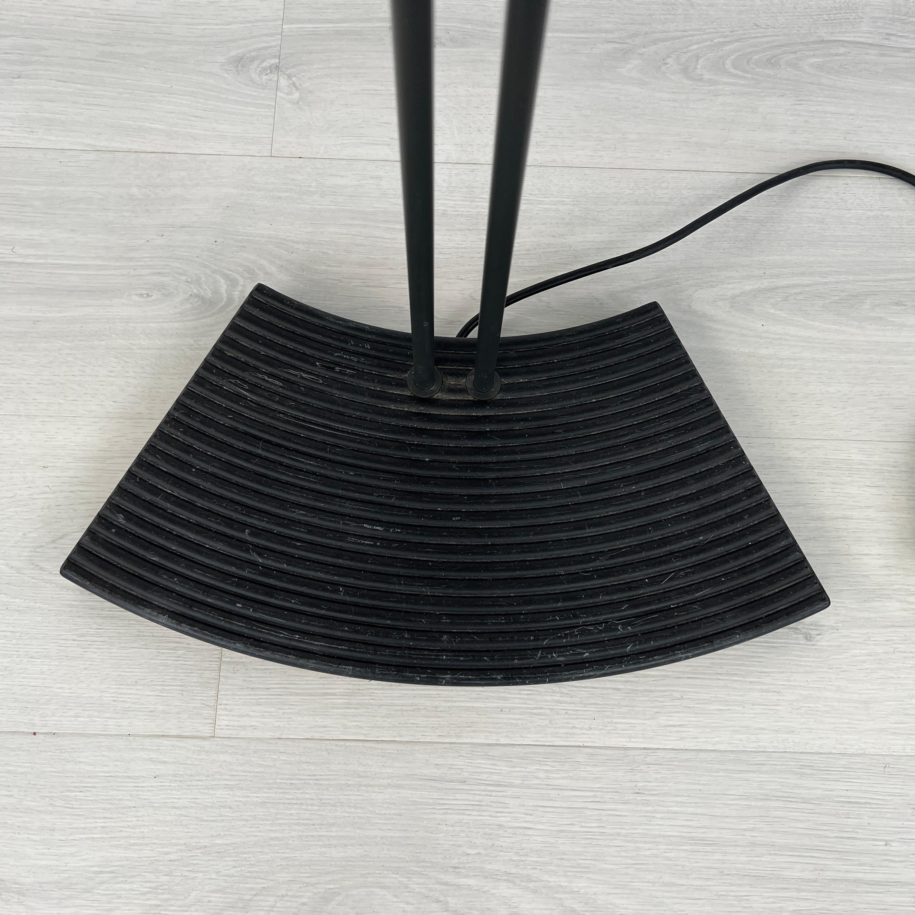 Stehlampe aus schwarzem Metall von Relco, Italien im Zustand „Gut“ im Angebot in Bridgeport, CT