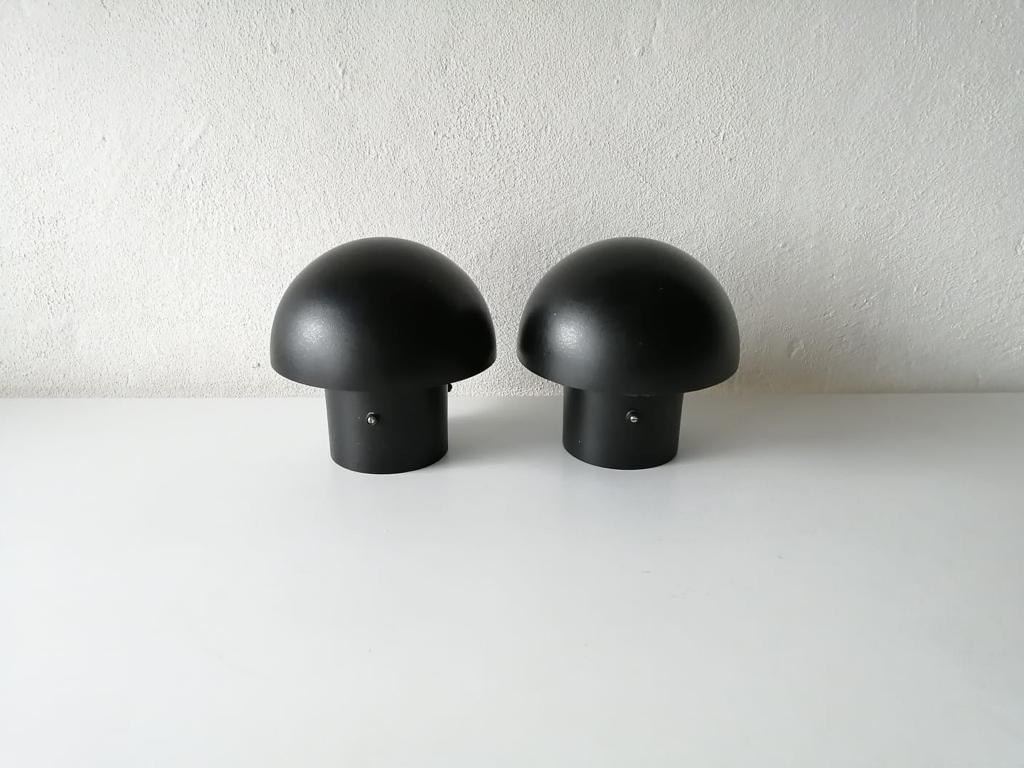 BEGA 2659 black metal & glass wonderful mushroom design pair of flush mount ceiling lamps - 1960s Germany

Sculptural very elegant rare design flush mounts. 

Minimalist design.


It is very ideal and suitable for all living areas.


Lamp