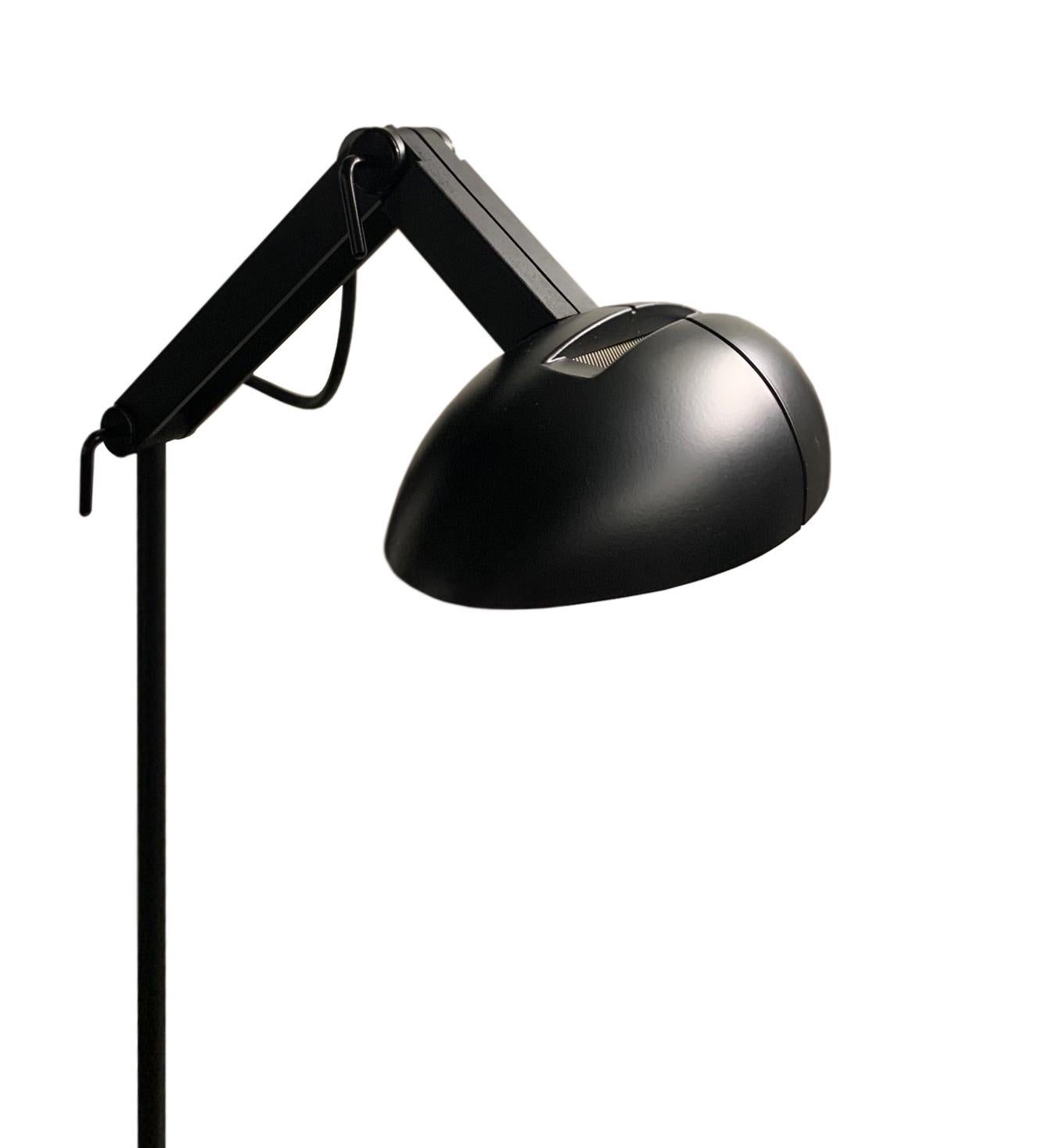 Post-Modern Italiana Luce - Vintage Black Italian Post Modern Desk Lamp 