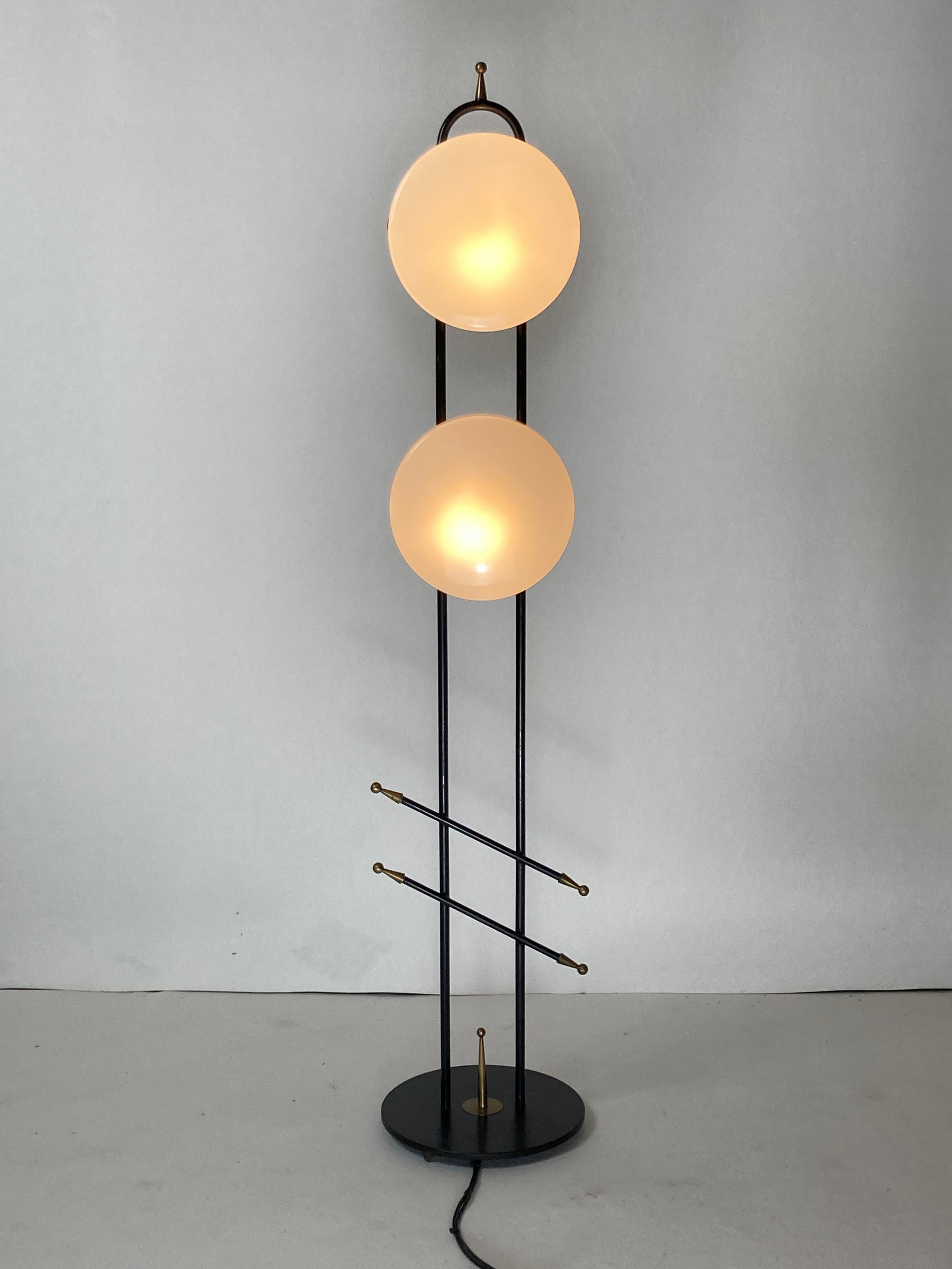 Black metal lacquered and brass floor lamp, Maison Lunel, 1960s 3