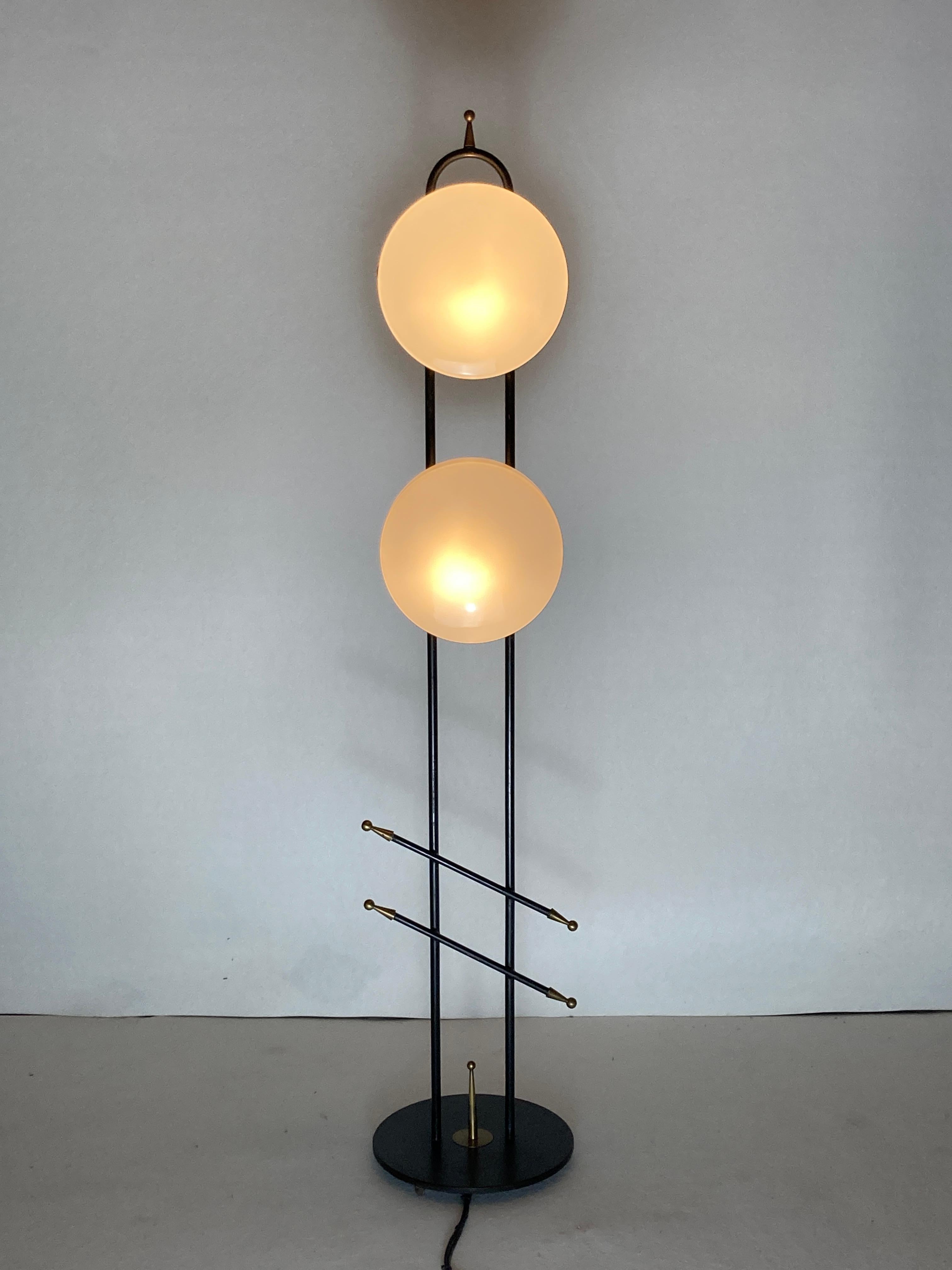 Black metal lacquered and brass floor lamp, Maison Lunel, 1960s 4