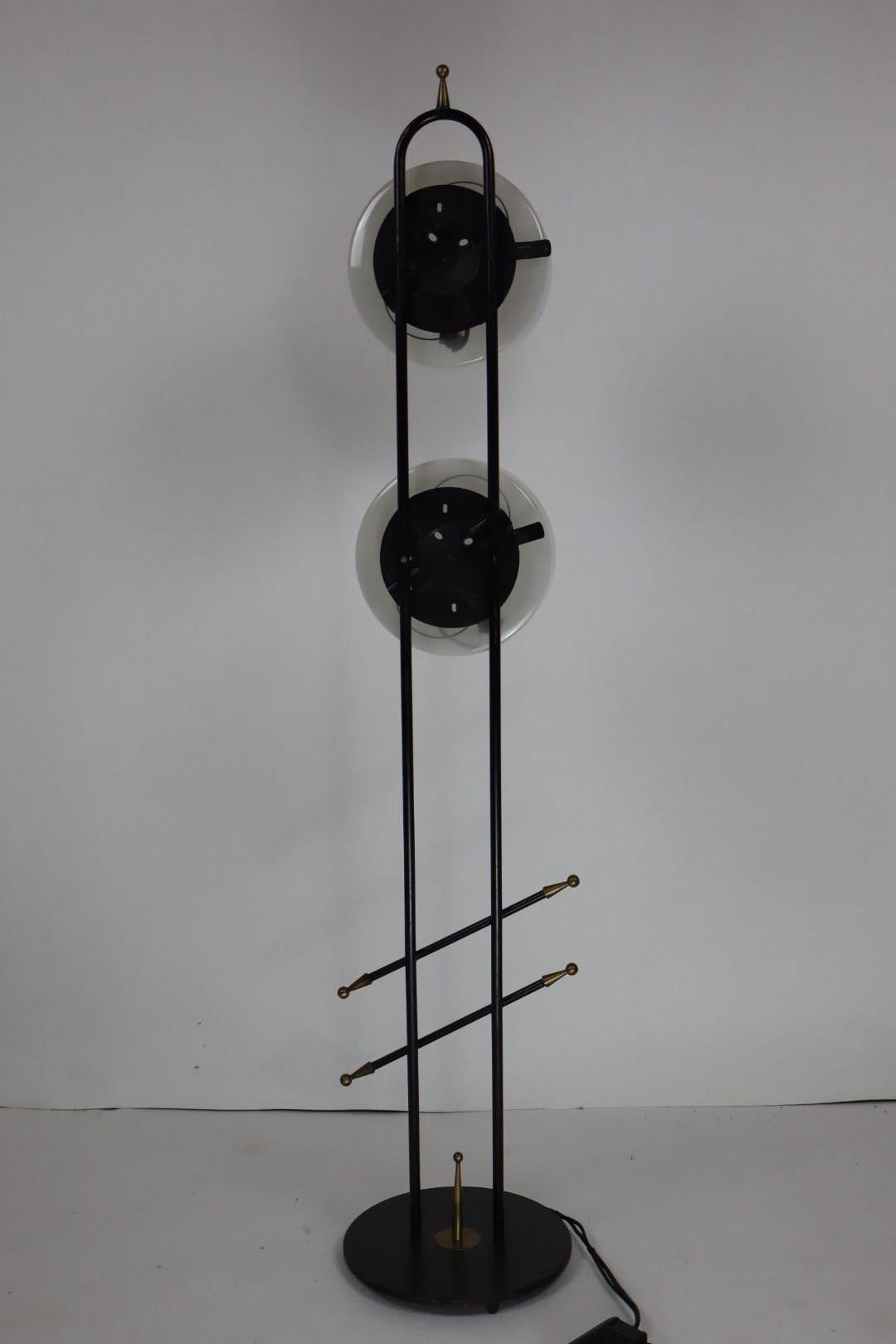 Metal Black metal lacquered and brass floor lamp, Maison Lunel, 1960s